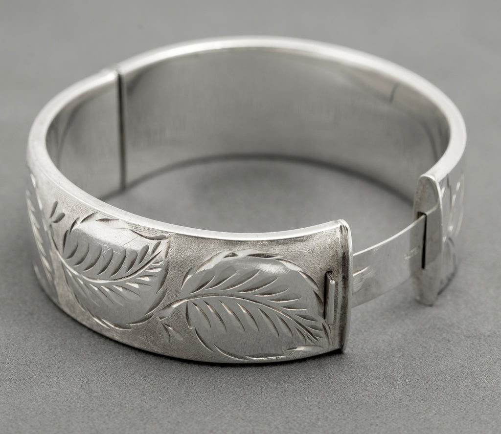 Vintage Sterling Silver Cuff Bangle - Bright Cut Leaves - Patent Sliding Clasp - Hallmarked 1972 - B2523