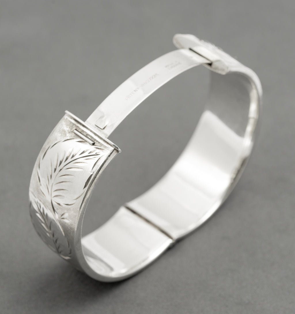Vintage Sterling Silver Cuff Bangle - Bright Cut Leaves - Patent Sliding Clasp - Hallmarked 1972 - B2523
