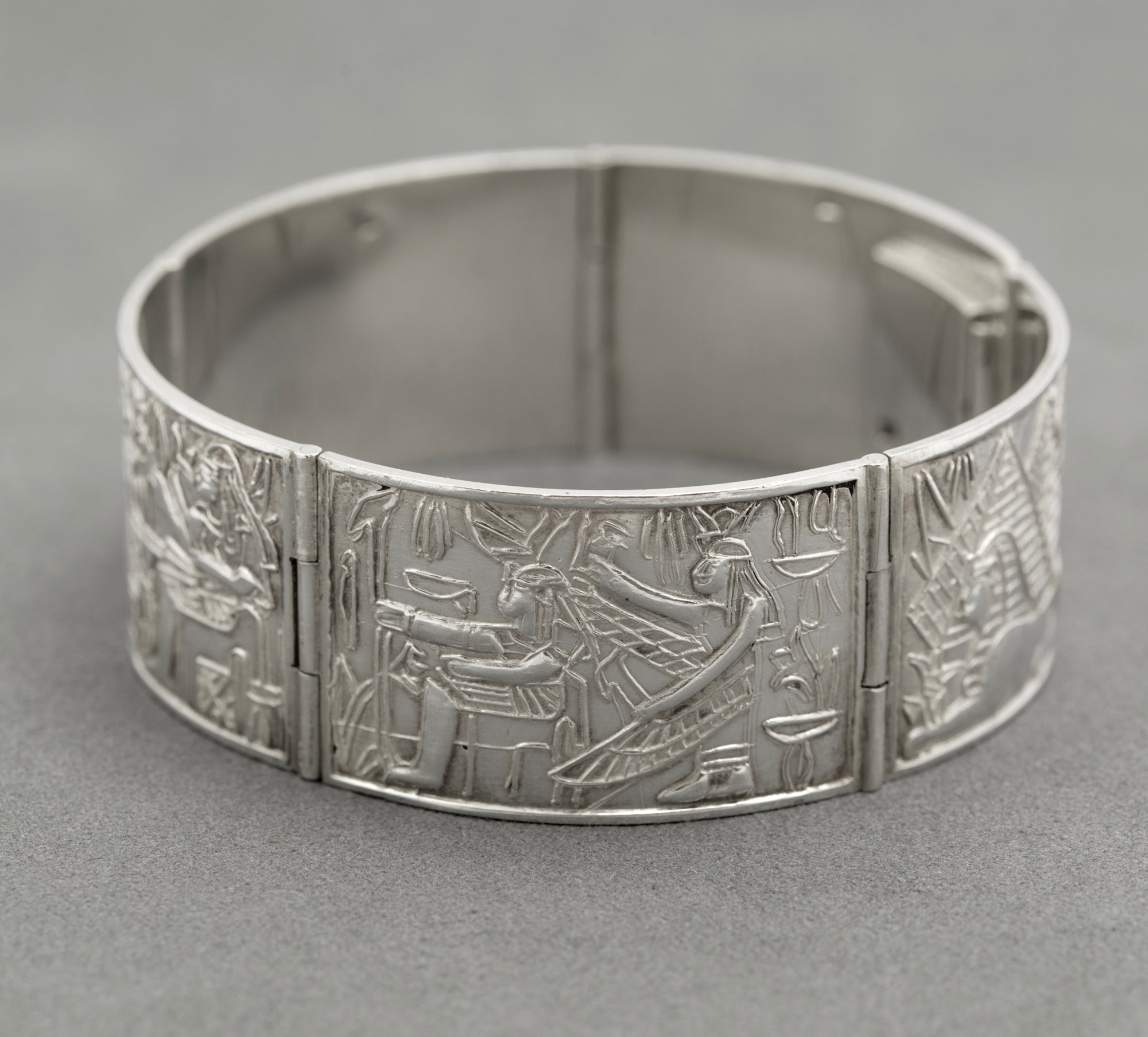 Vintage Egyptian .900 Silver Panel Bracelet Sphinx Pyramids Hallmarked (B2524)