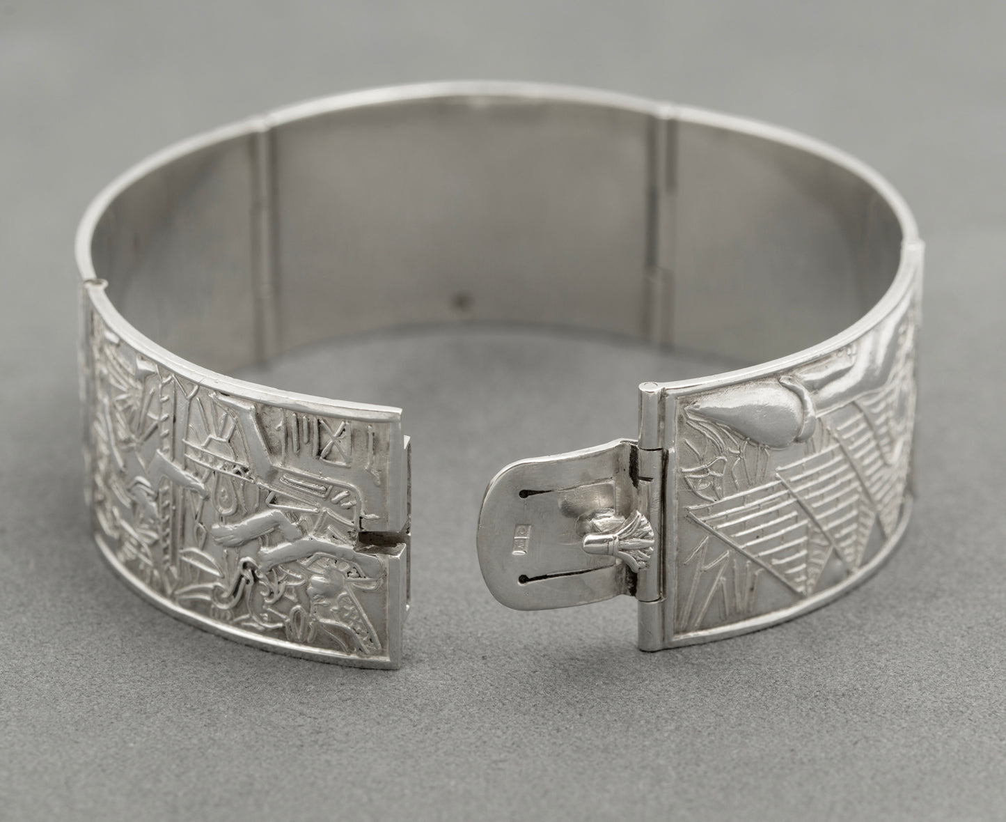 Vintage Egyptian .900 Silver Panel Bracelet Sphinx Pyramids Hallmarked (B2524)