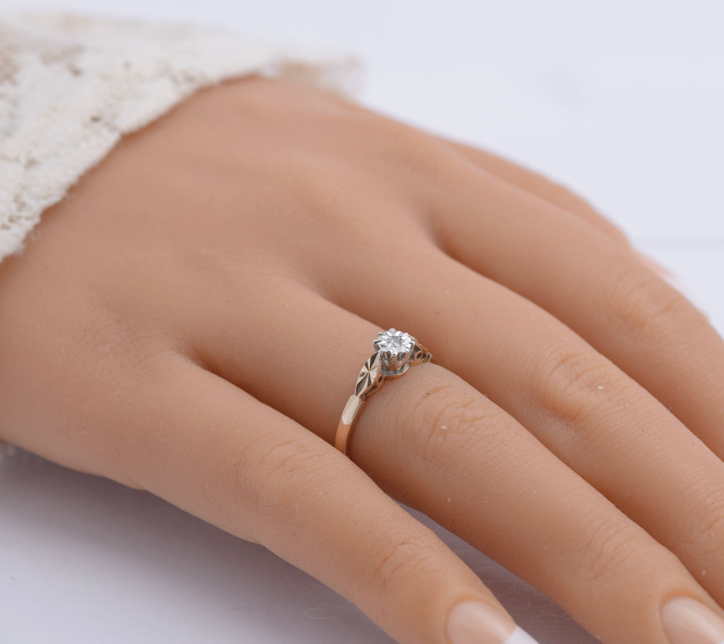 Vintage 9ct Gold Ring Natural Diamond & Illusion Mount Hallmarked 1981 UK Size L (B2533)