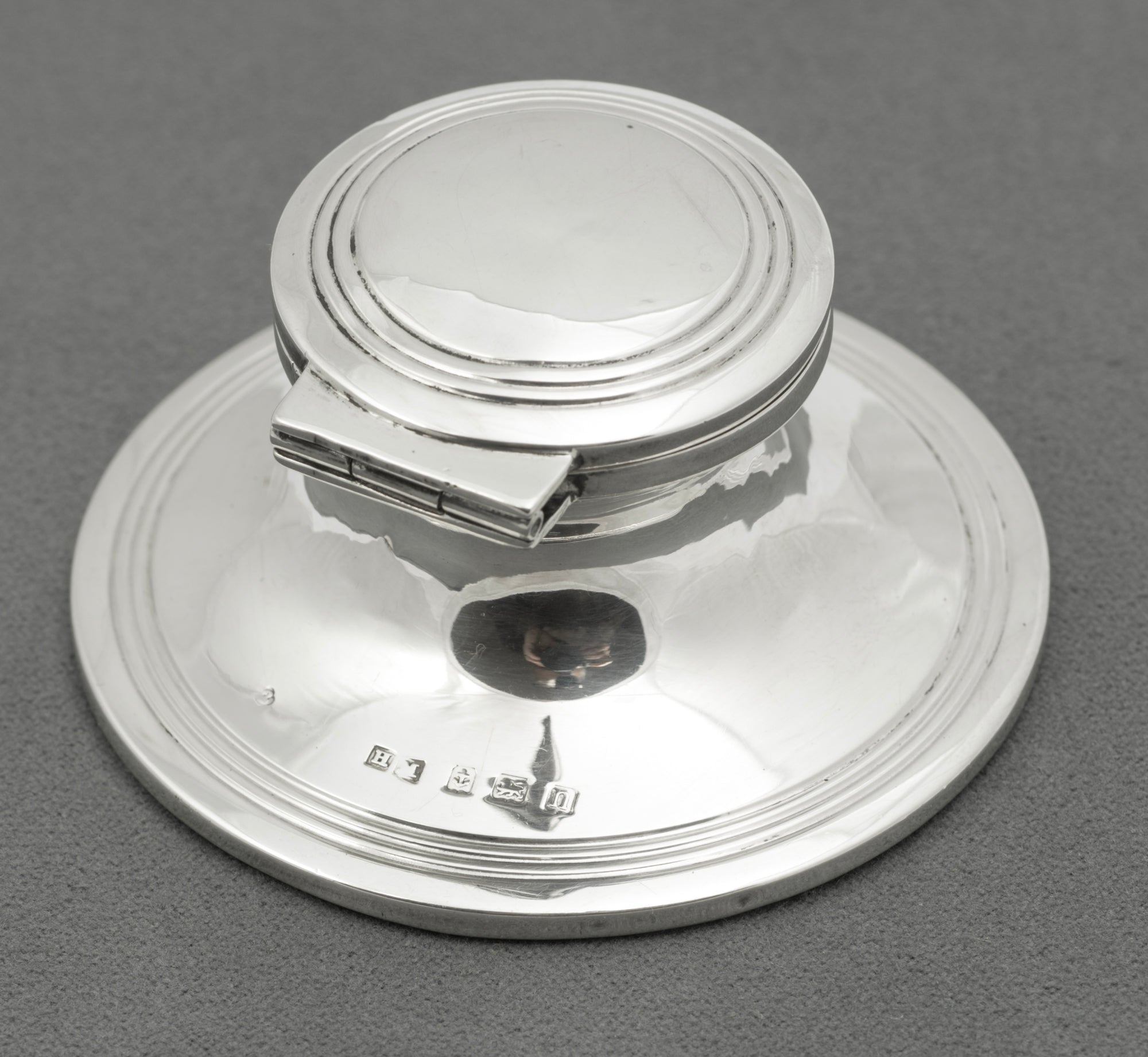 Antique Sterling Silver Capstan Inkwell Hallmarked 1912 Henry Matthews (B2549)
