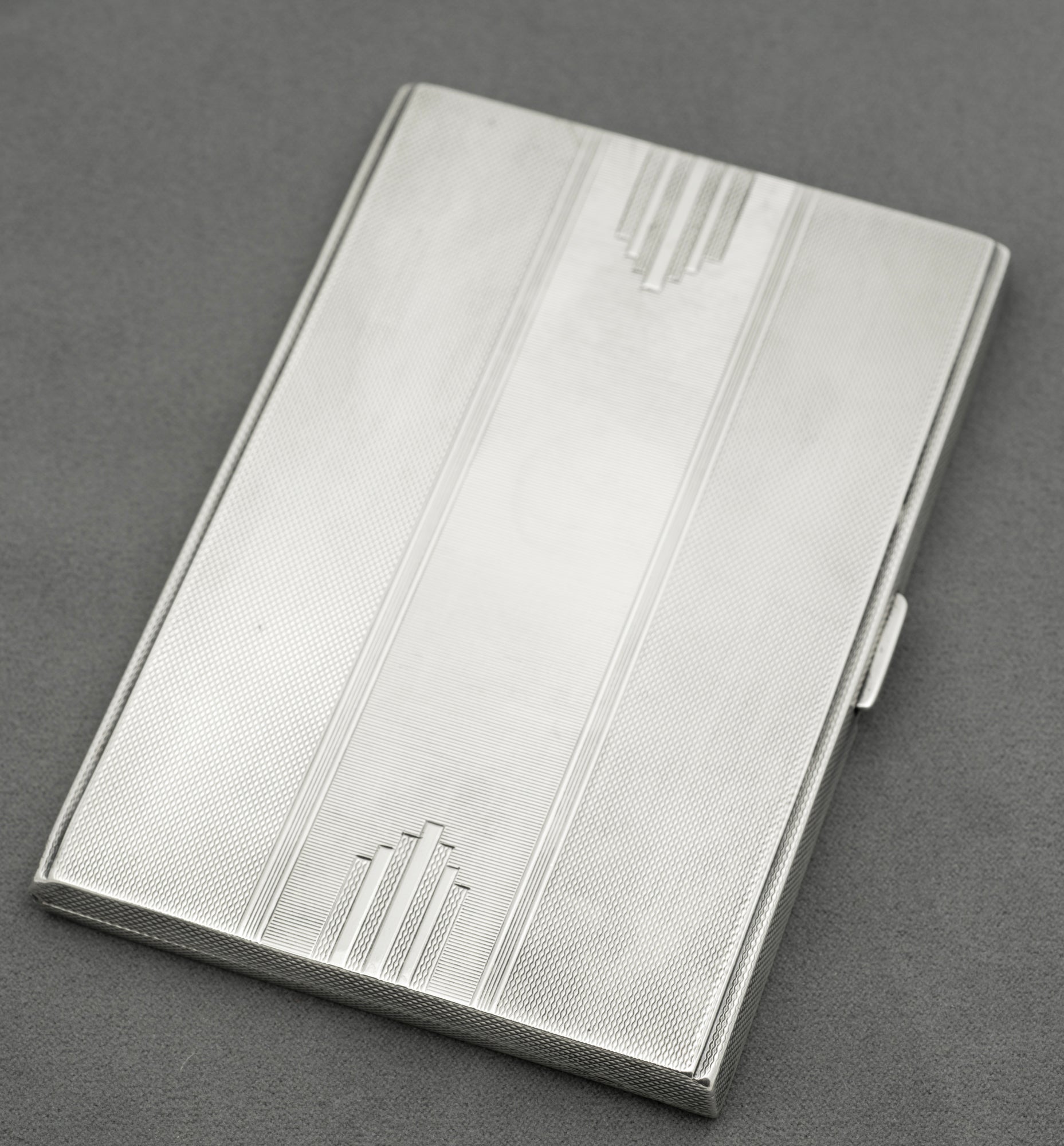 Art Deco Walker & Hall Sterling Silver Manhattan Large/Heavy Cigarette Case (B2550)