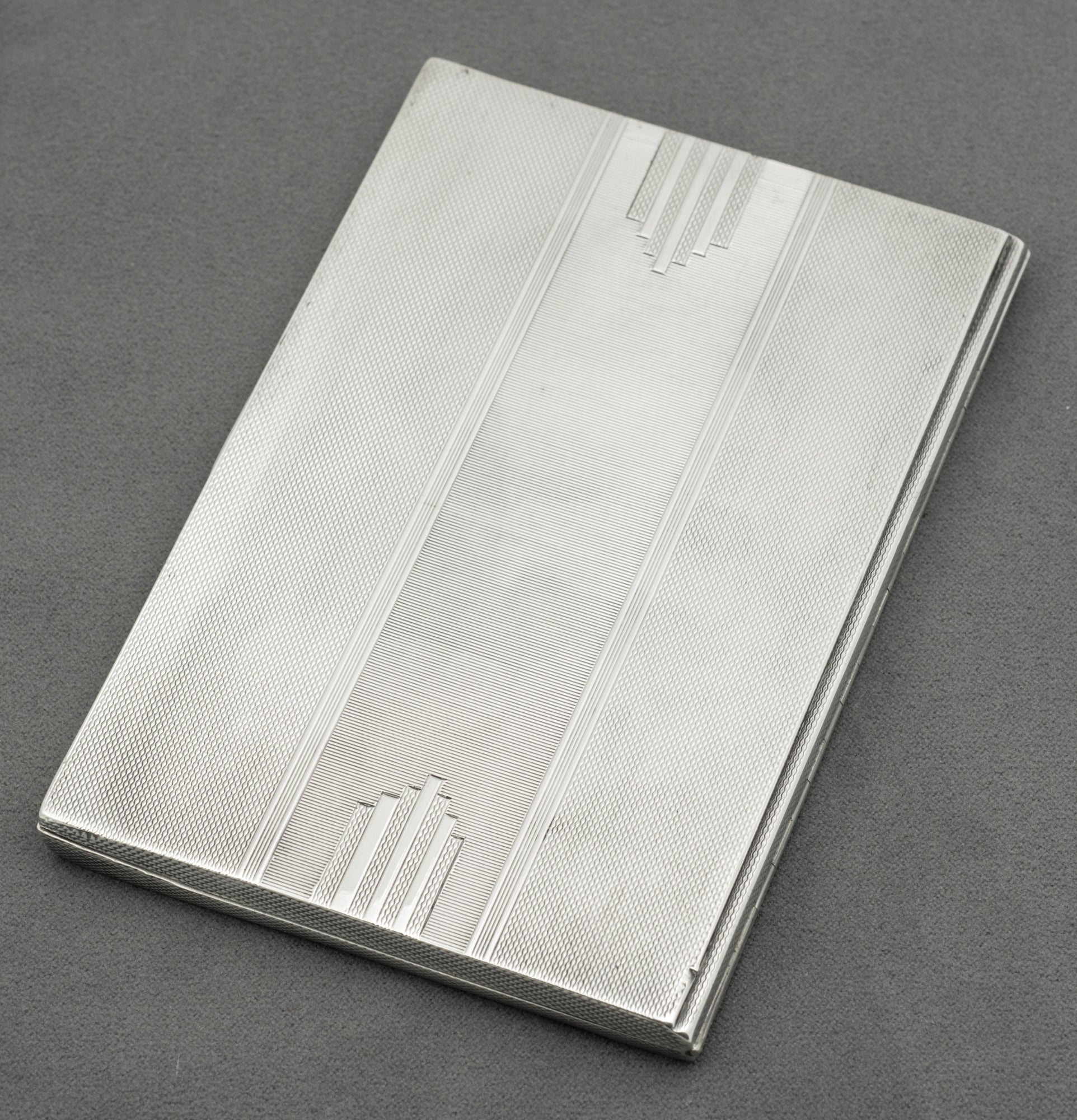 Art Deco Walker & Hall Sterling Silver Manhattan Large/Heavy Cigarette Case (B2550)