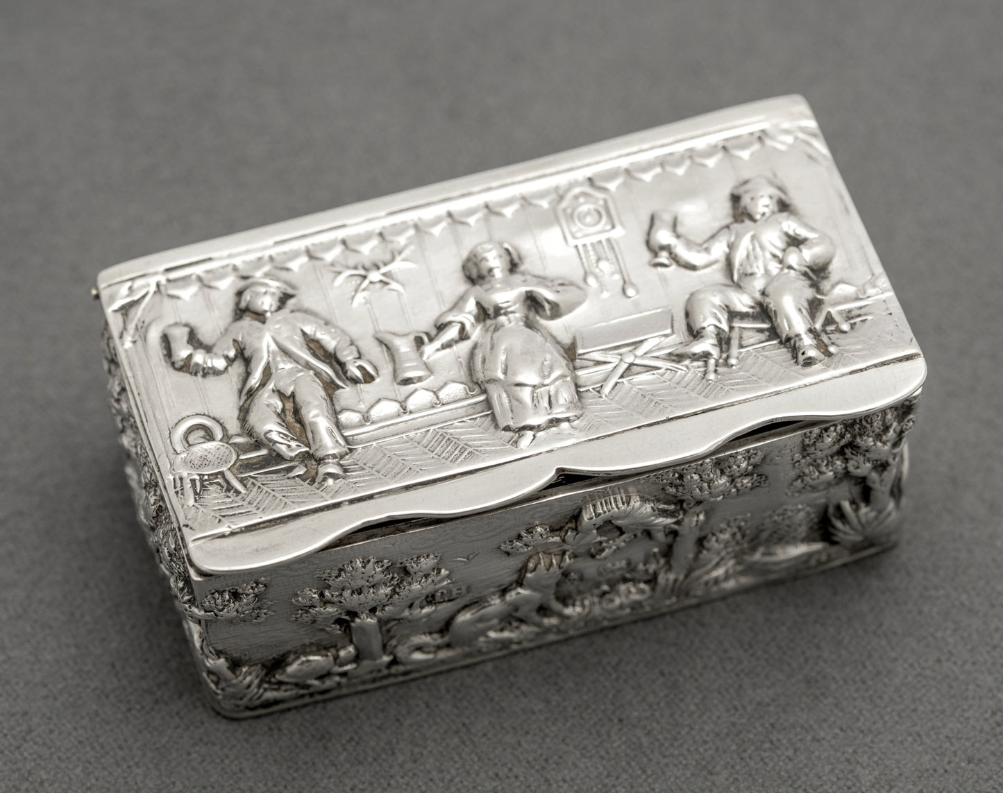 Antique Victorian Sterling Silver Pill/Snuff Box Fox & Stork + Tavern Scene (B2572)
