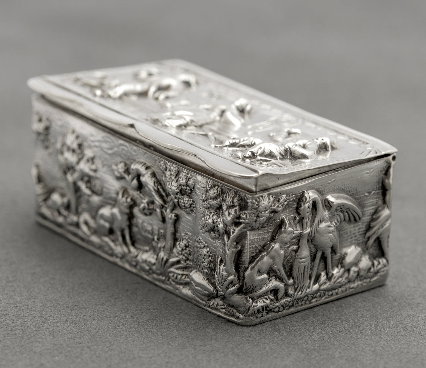 Antique Victorian Sterling Silver Pill/Snuff Box Fox & Stork + Tavern Scene (B2572)