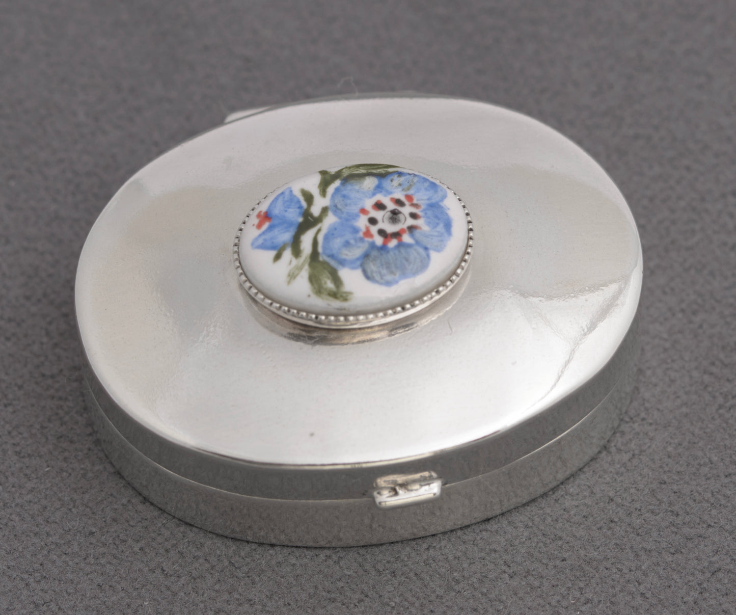 Vintage Sterling Silver Pill Box With Hand Painted Ceramic Flower Panel (B2584)