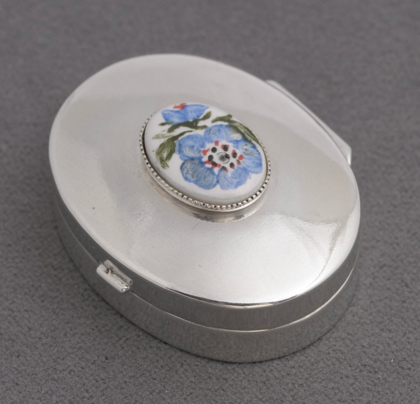 Vintage Sterling Silver Pill Box With Hand Painted Ceramic Flower Panel (B2584)