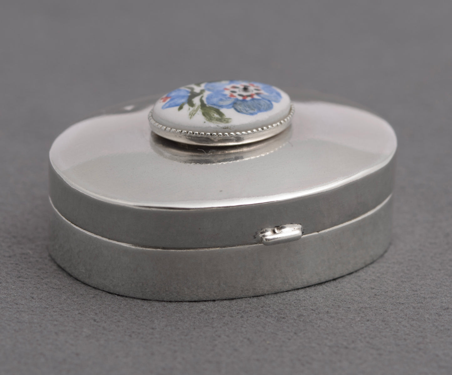 Vintage Sterling Silver Pill Box With Hand Painted Ceramic Flower Panel (B2584)