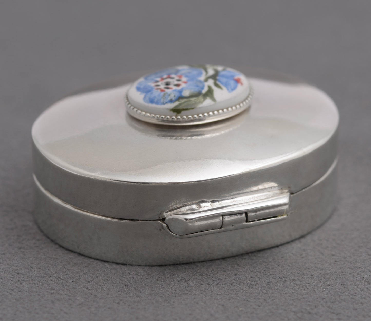 Vintage Sterling Silver Pill Box With Hand Painted Ceramic Flower Panel (B2584)