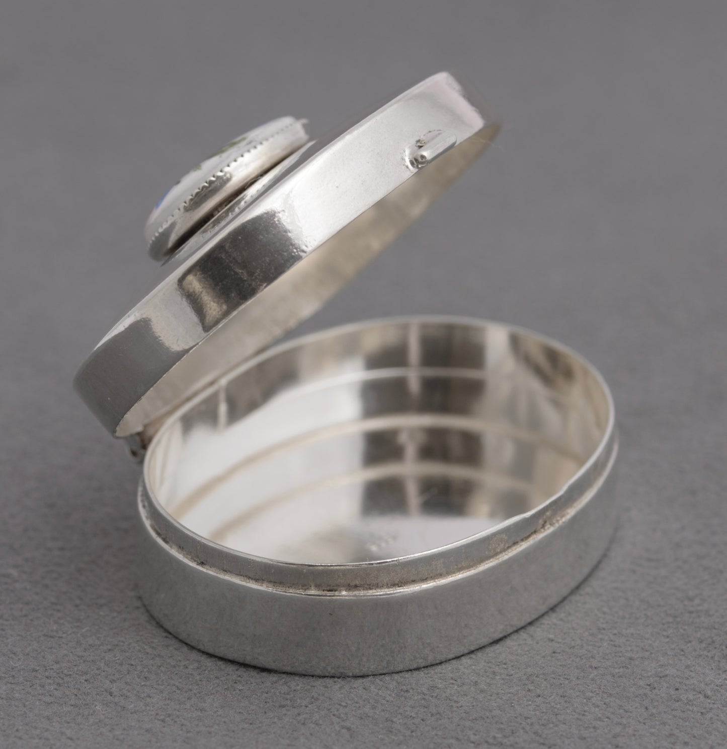 Vintage Sterling Silver Pill Box With Hand Painted Ceramic Flower Panel (B2584)