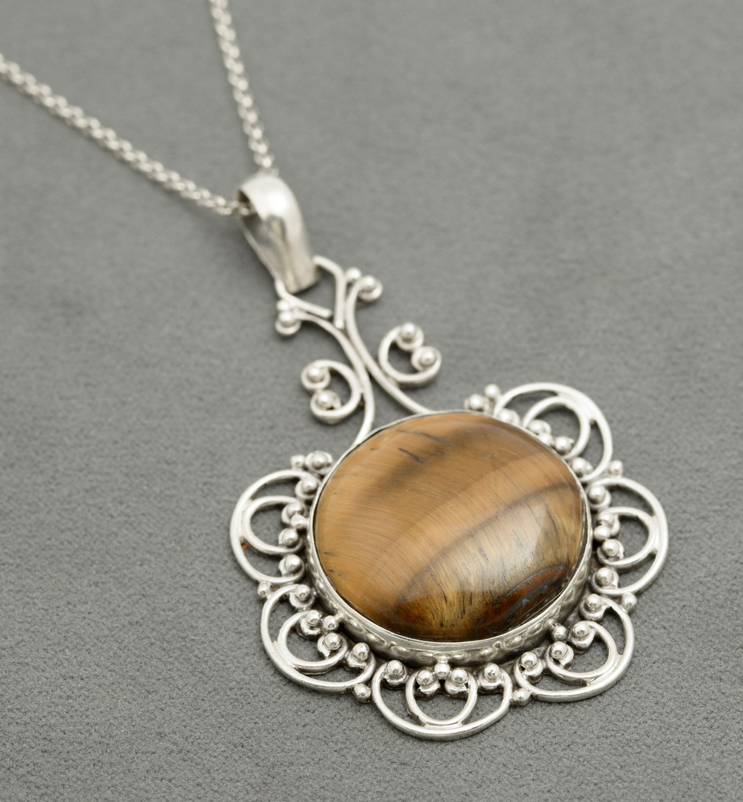 Vintage Sterling Silver & Large Natural Tigers Eye Cabochon Pendant Necklace (B2586)