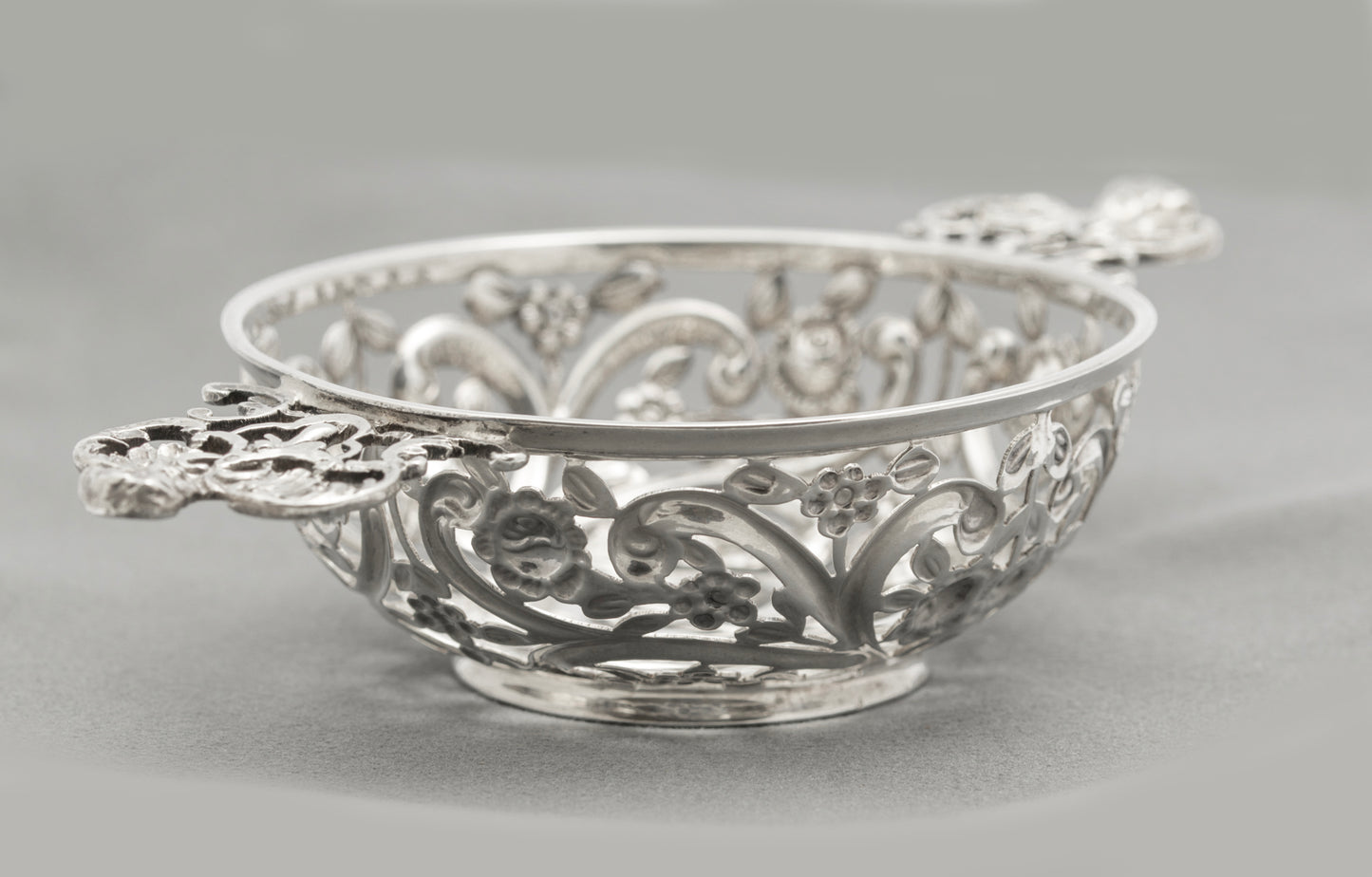 Antique William Comyns Sterling Silver Open Work Mint/Bonbon Dish (B2595)