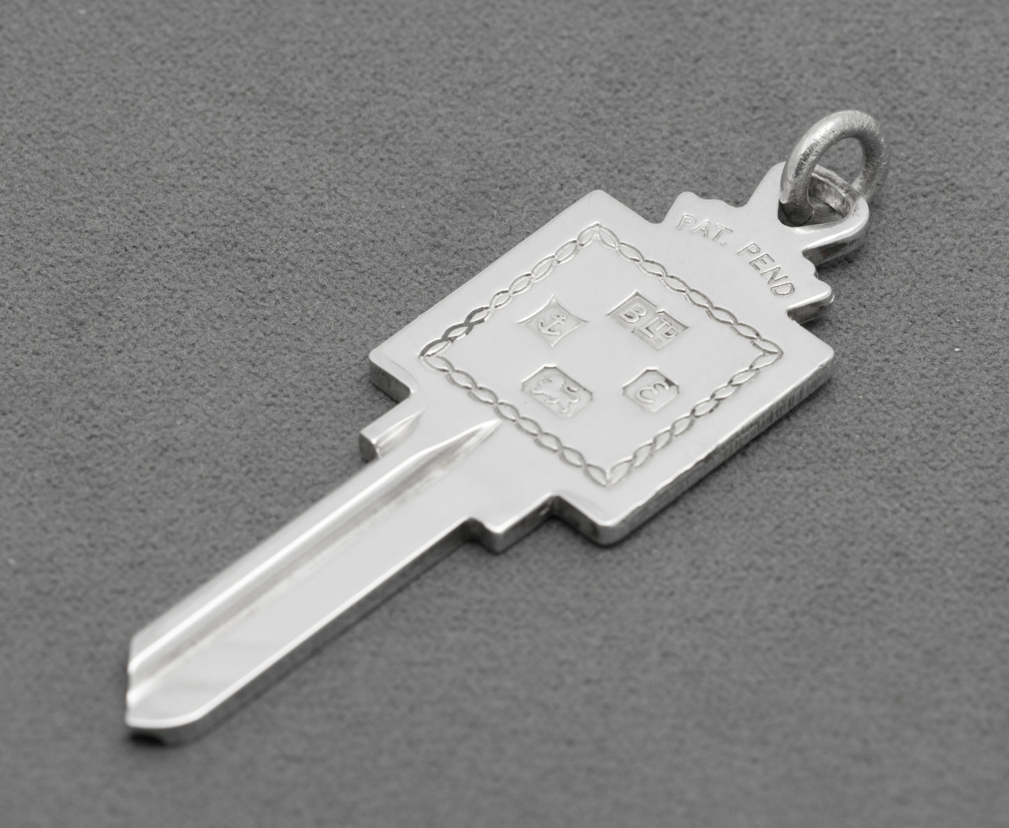 Vintage Sterling Silver Pendant In The Shape Of A Key Feature Hallmarks 1979 (B2598)