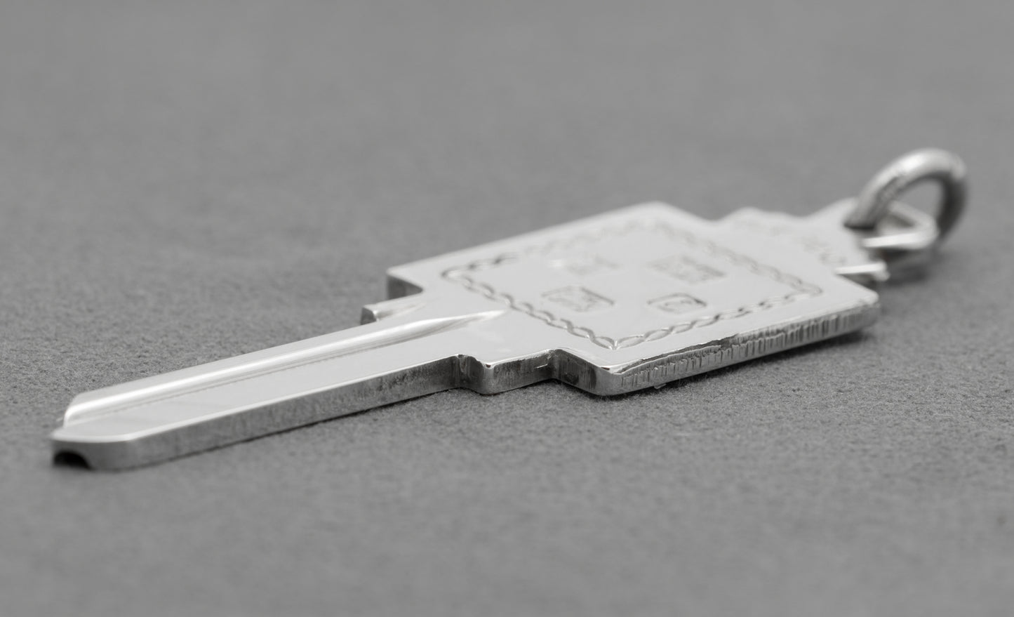 Vintage Sterling Silver Pendant In The Shape Of A Key Feature Hallmarks 1979 (B2598)