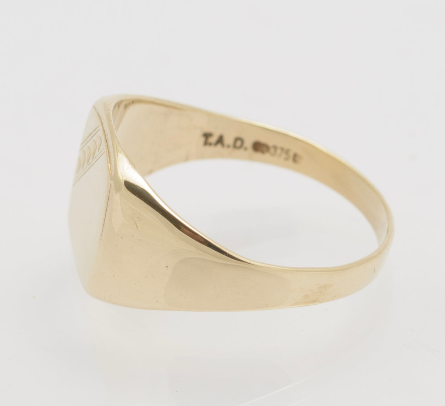 Vintage Men's 9ct Gold Traditional Signet Ring Size W Sheffield Hallmark (B2601)