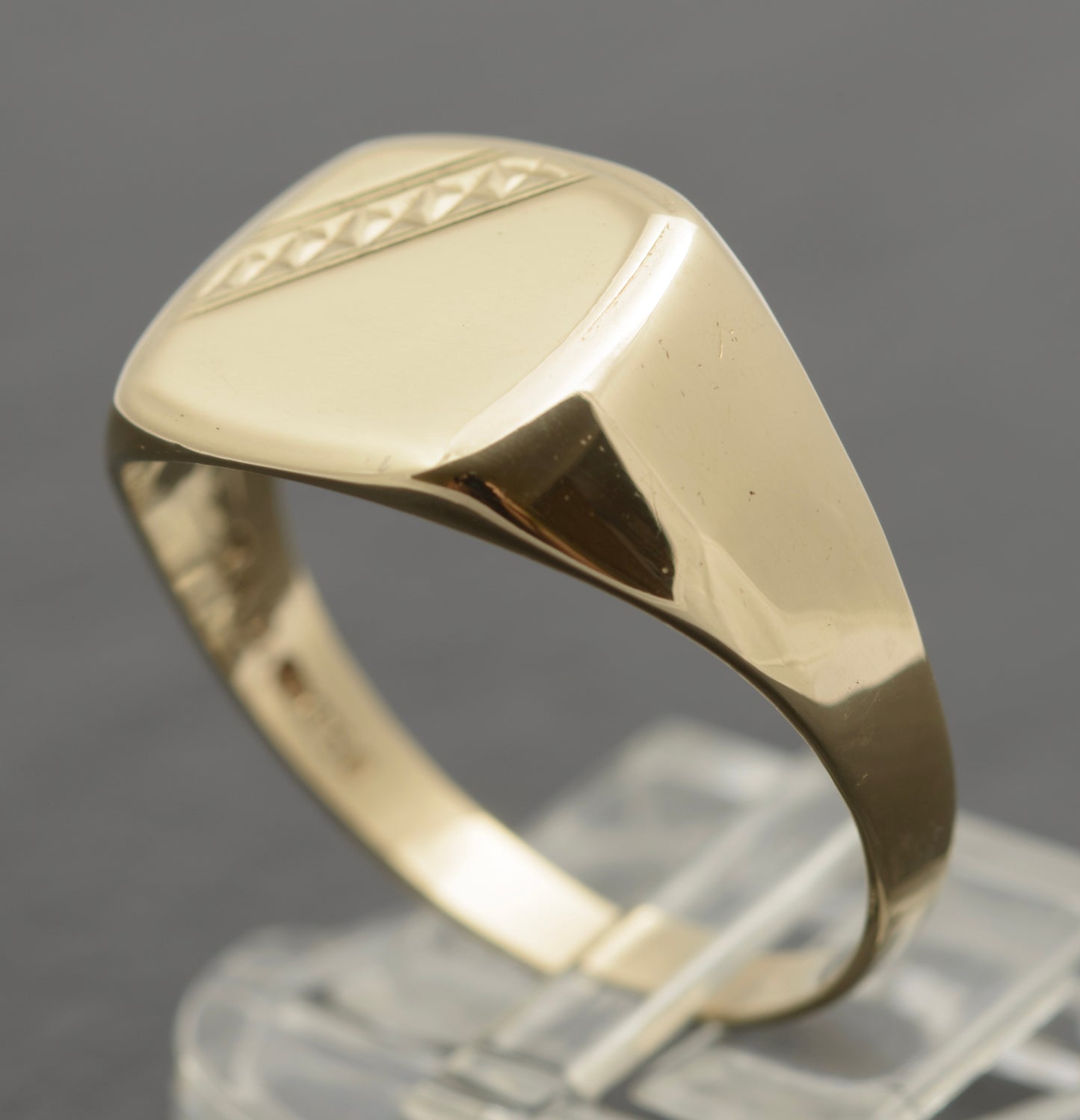 Vintage Men's 9ct Gold Traditional Signet Ring Size W Sheffield Hallmark (B2601)