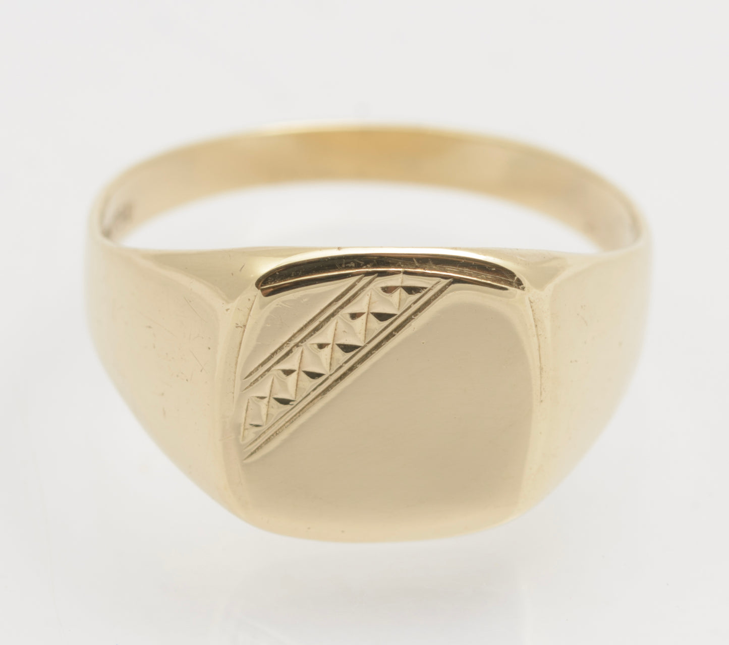 Vintage Men's 9ct Gold Traditional Signet Ring Size W Sheffield Hallmark (B2601)