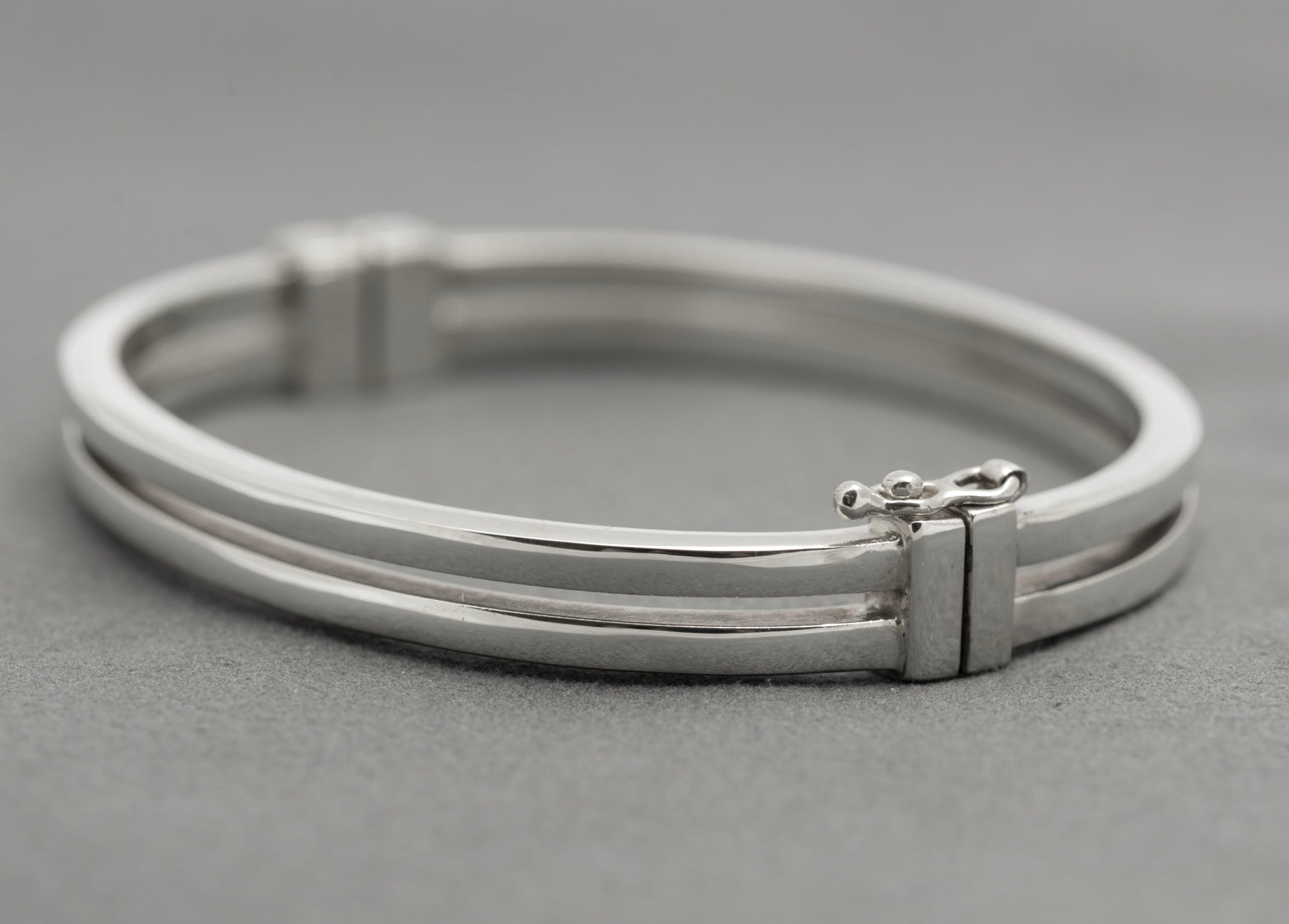 Vintage 925 Sterling Silver Hinged Bangle Double Bar Design 1980's Retro (B2604)