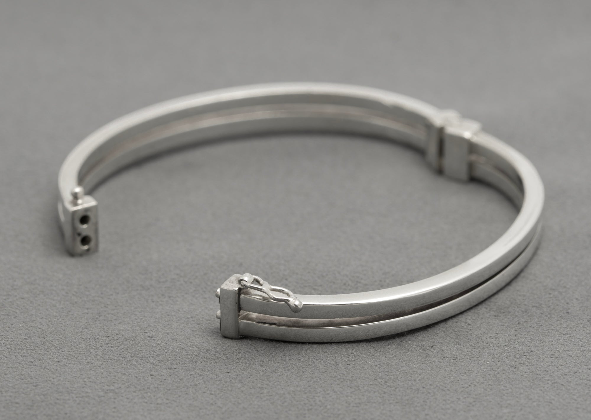 Vintage 925 Sterling Silver Hinged Bangle Double Bar Design 1980's Retro (B2604)