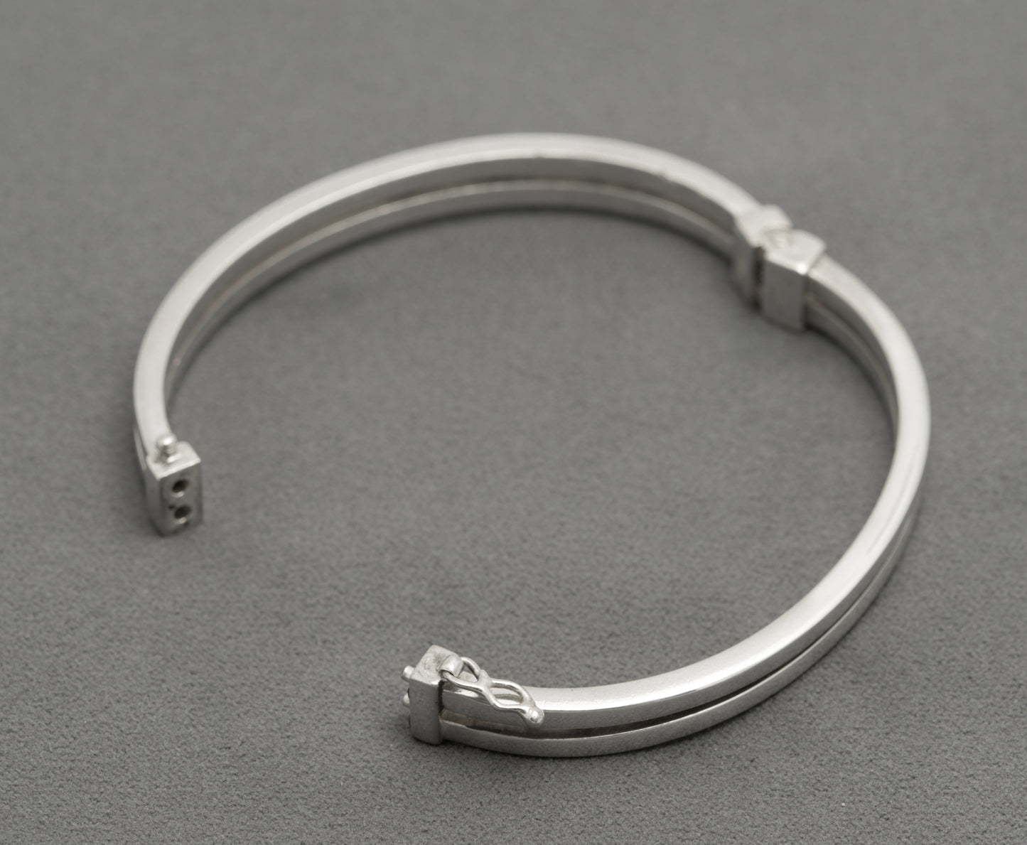 Vintage 925 Sterling Silver Hinged Bangle Double Bar Design 1980's Retro (B2604)