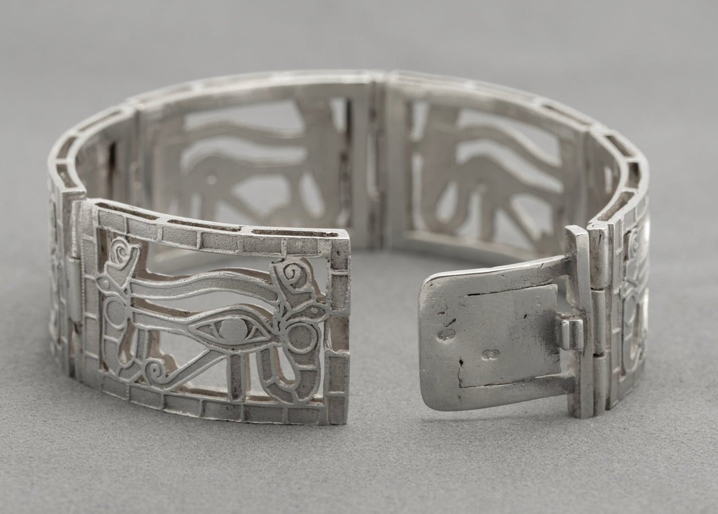Vintage Egyptian .900 Silver Eye Of Horus Panel Bracelet Cairo Marks (B2605)