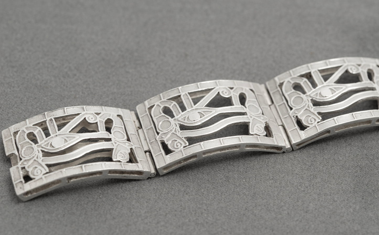 Vintage Egyptian .900 Silver Eye Of Horus Panel Bracelet Cairo Marks (B2605)