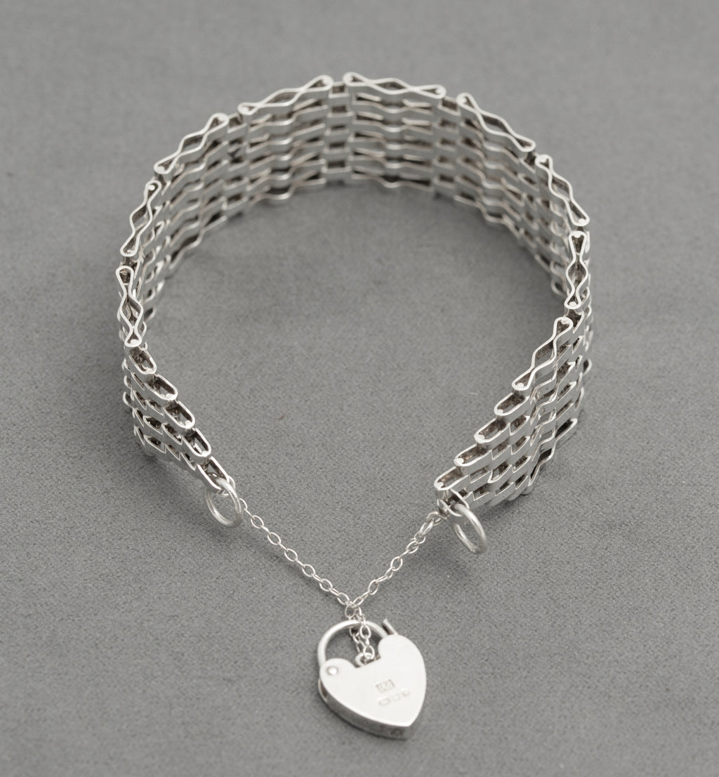 Vintage Sterling Silver Size Bar Gate Bracelet With Heart Clasp Hallmarked 1977 (B2608)