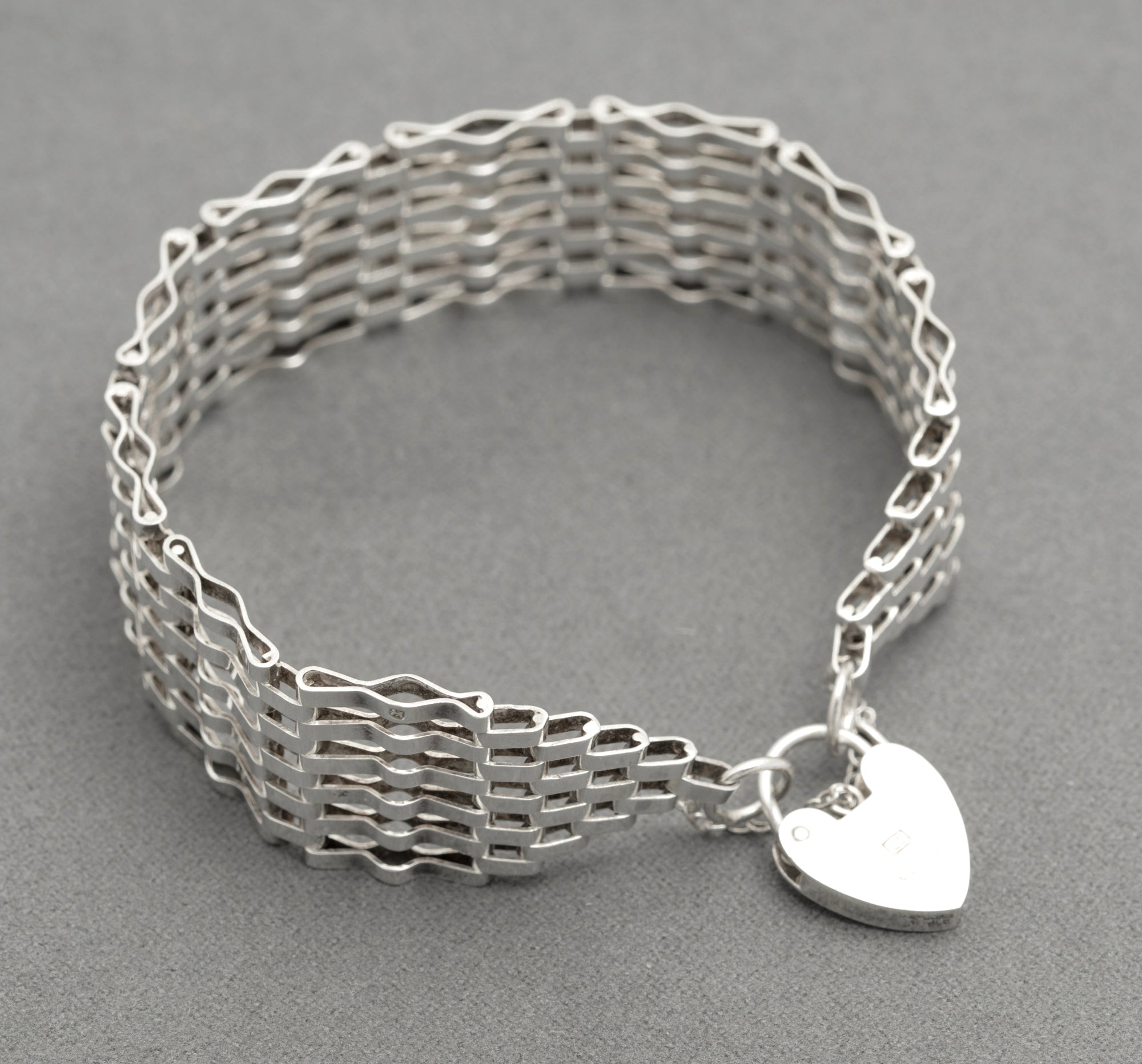 Vintage Sterling Silver Size Bar Gate Bracelet With Heart Clasp Hallmarked 1977 (B2608)