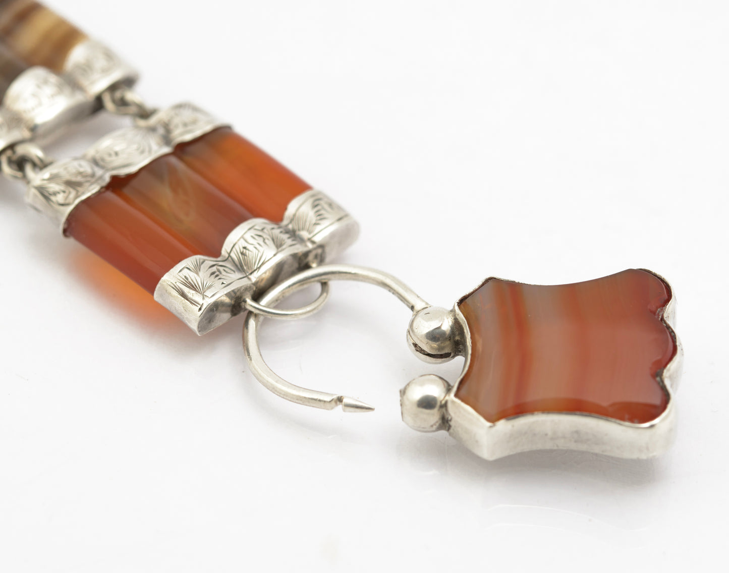 Antique Scottish Sterling Silver & Agate Bracelet With Decorative Clasp c.1870 (B2621)