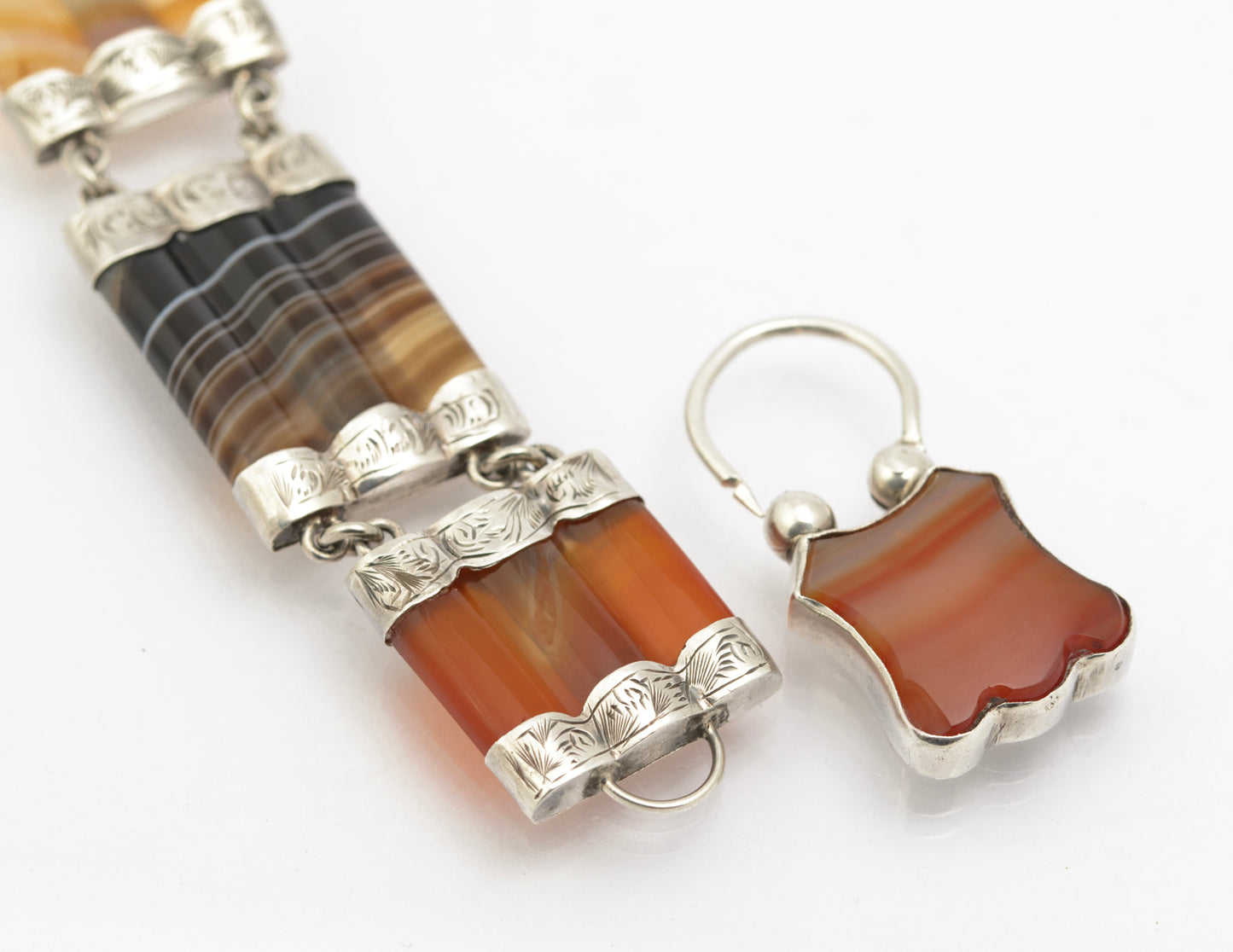 Antique Scottish Sterling Silver & Agate Bracelet With Decorative Clasp c.1870 (B2621)