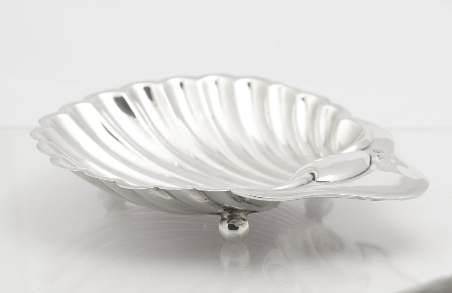 Antique Sterling Silver Shell Shaped Dish Edwardian Hallmarked 1902 J Deakin (B2623)