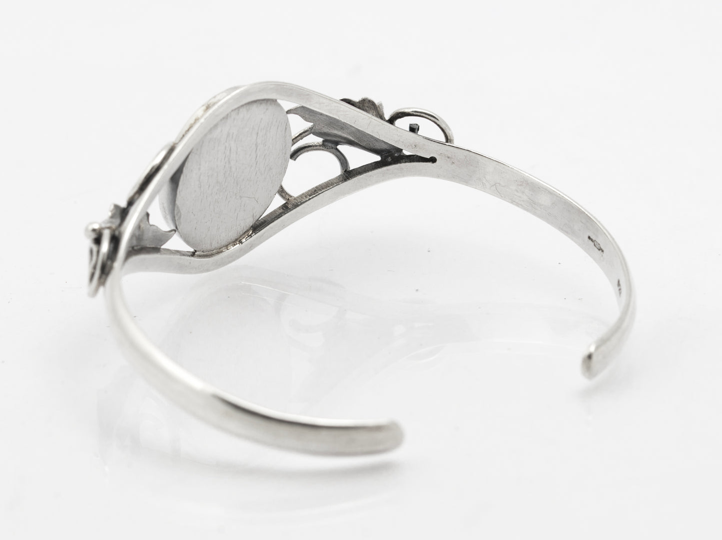 Vintage Sterling Silver & Turquoise Native American Design Bangle (B2624)