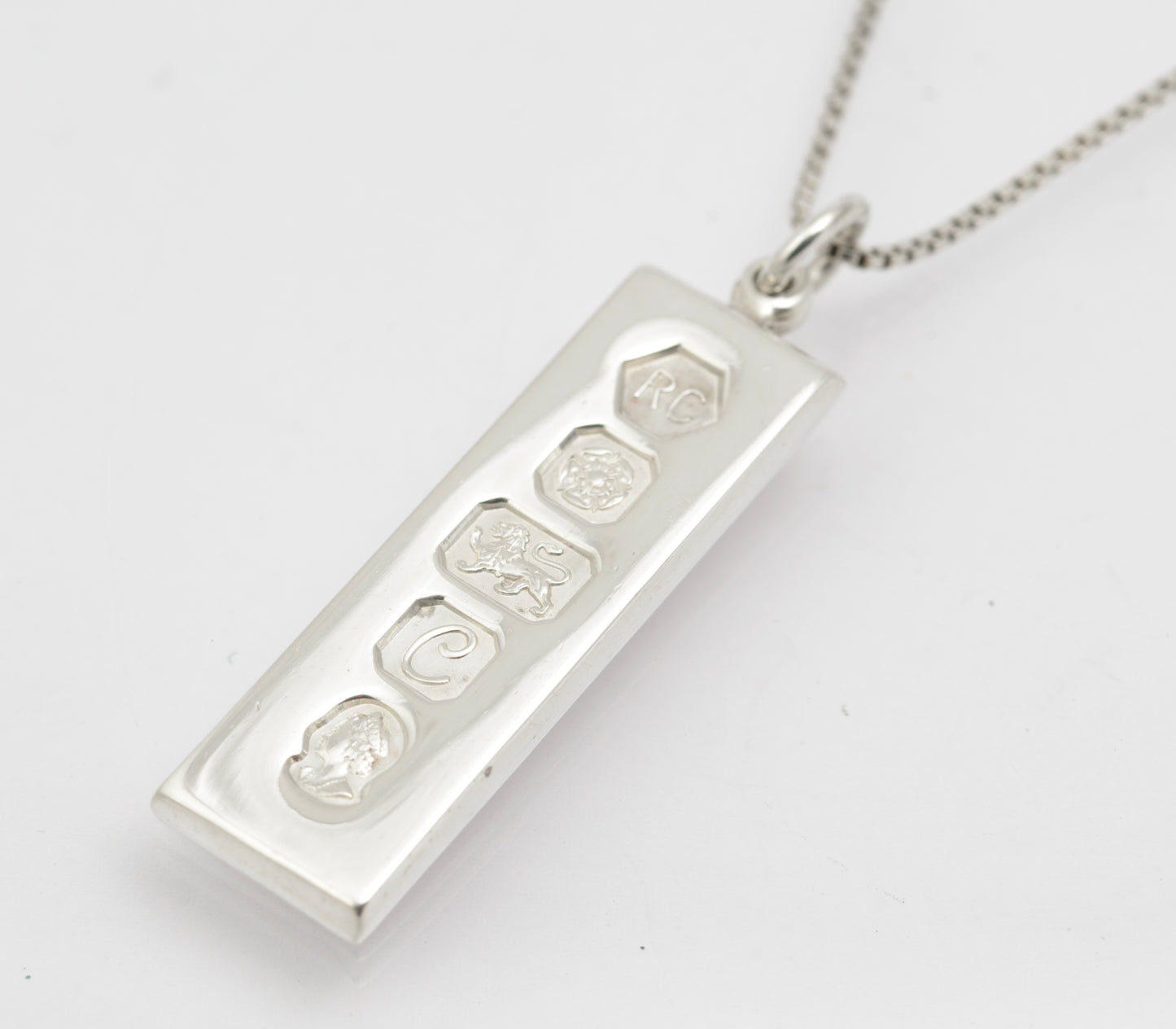Vintage Sterling Silver Ingot Pendant Necklace Feature Hallmarks 1977 Jubilee (B2626)