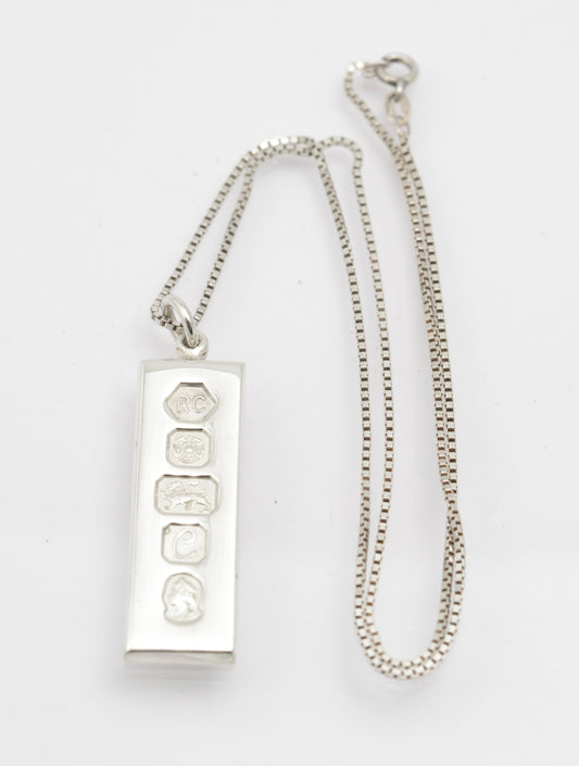 Vintage Sterling Silver Ingot Pendant Necklace Feature Hallmarks 1977 Jubilee (B2626)