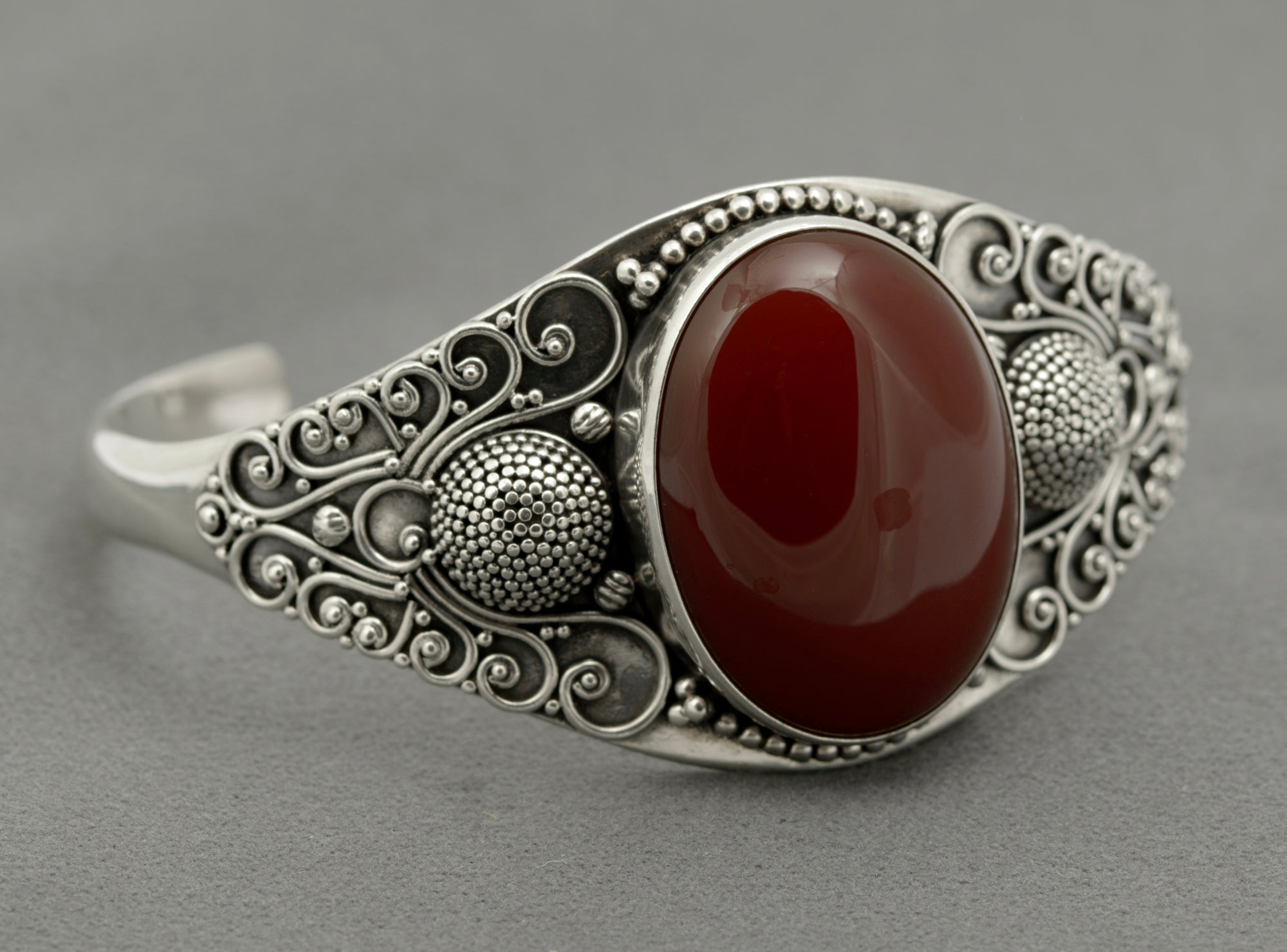 Suarti Sterling Silver Chunky Bangle With Large Carnelian Cabochon Hallmark 2008 (B2634)