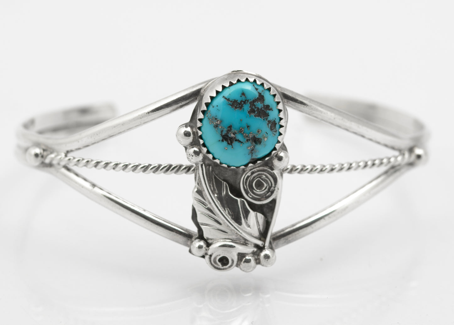 Vintage Sterling Silver Native American Design Bangle With Turquoise Cabochon (B2636)
