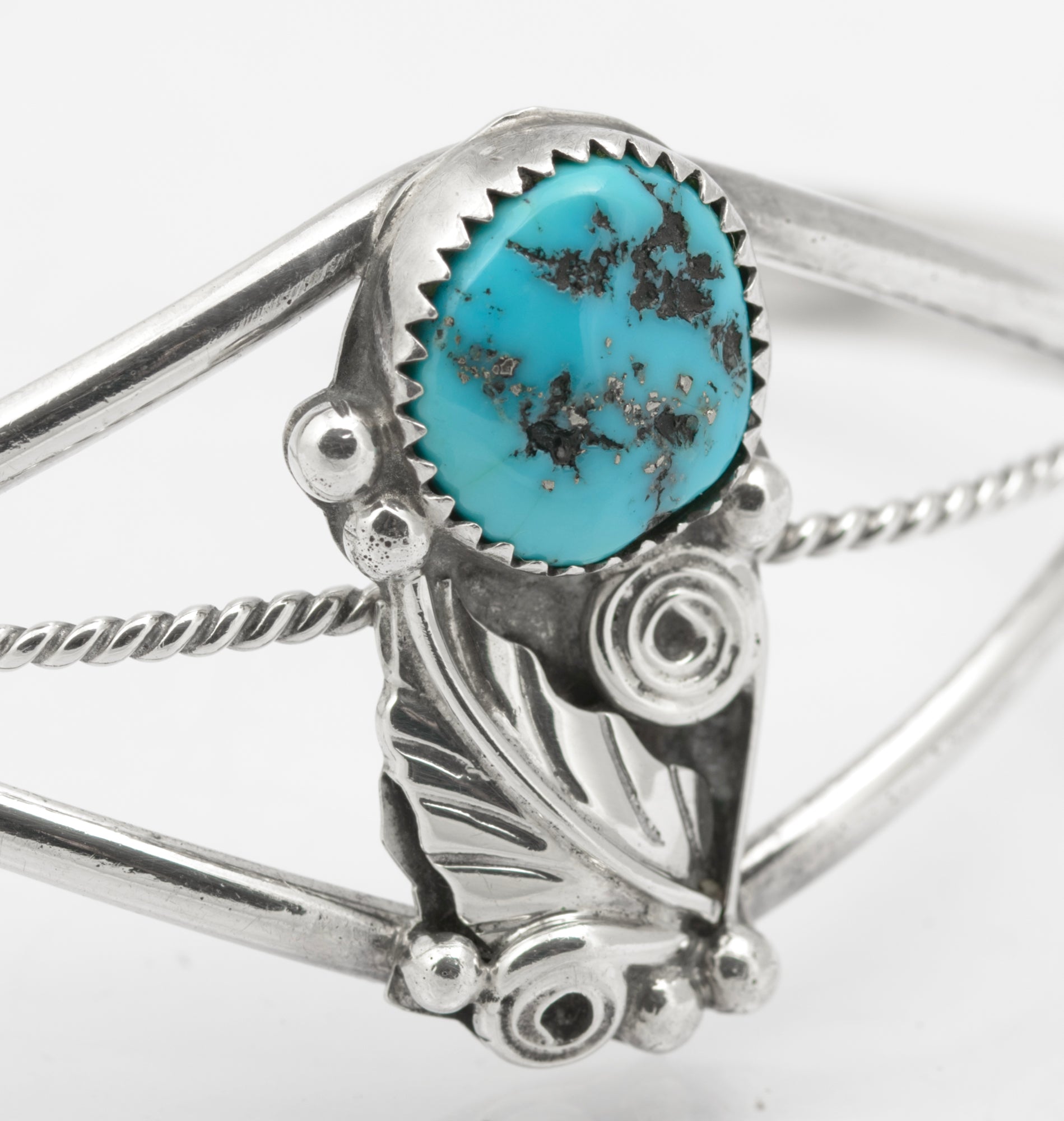 Vintage Sterling Silver Native American Design Bangle With Turquoise Cabochon (B2636)