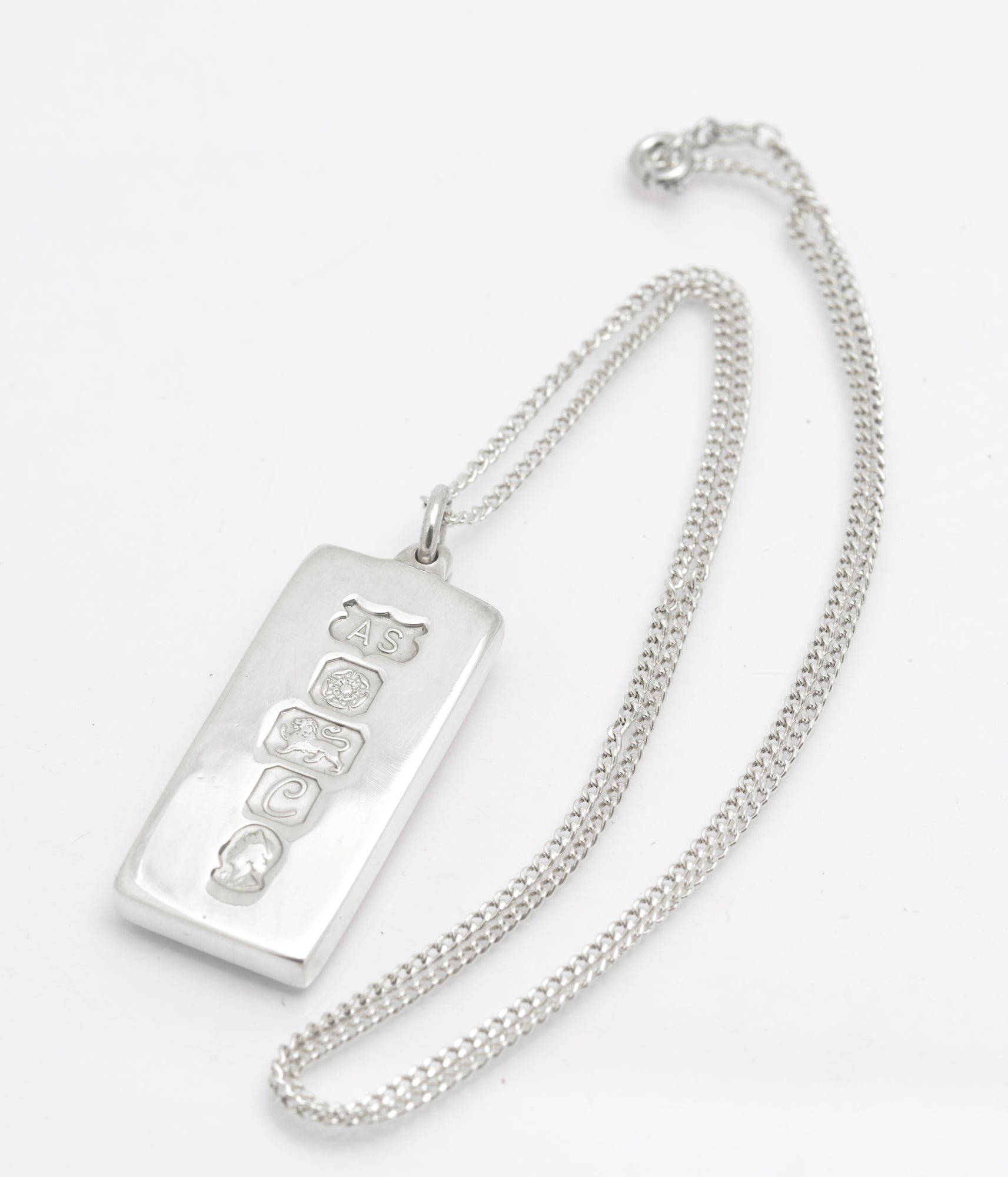 Vintage Sterling Silver Ingot Pendant Necklace Queen Elizabeth II Silver Jubilee (B2644)