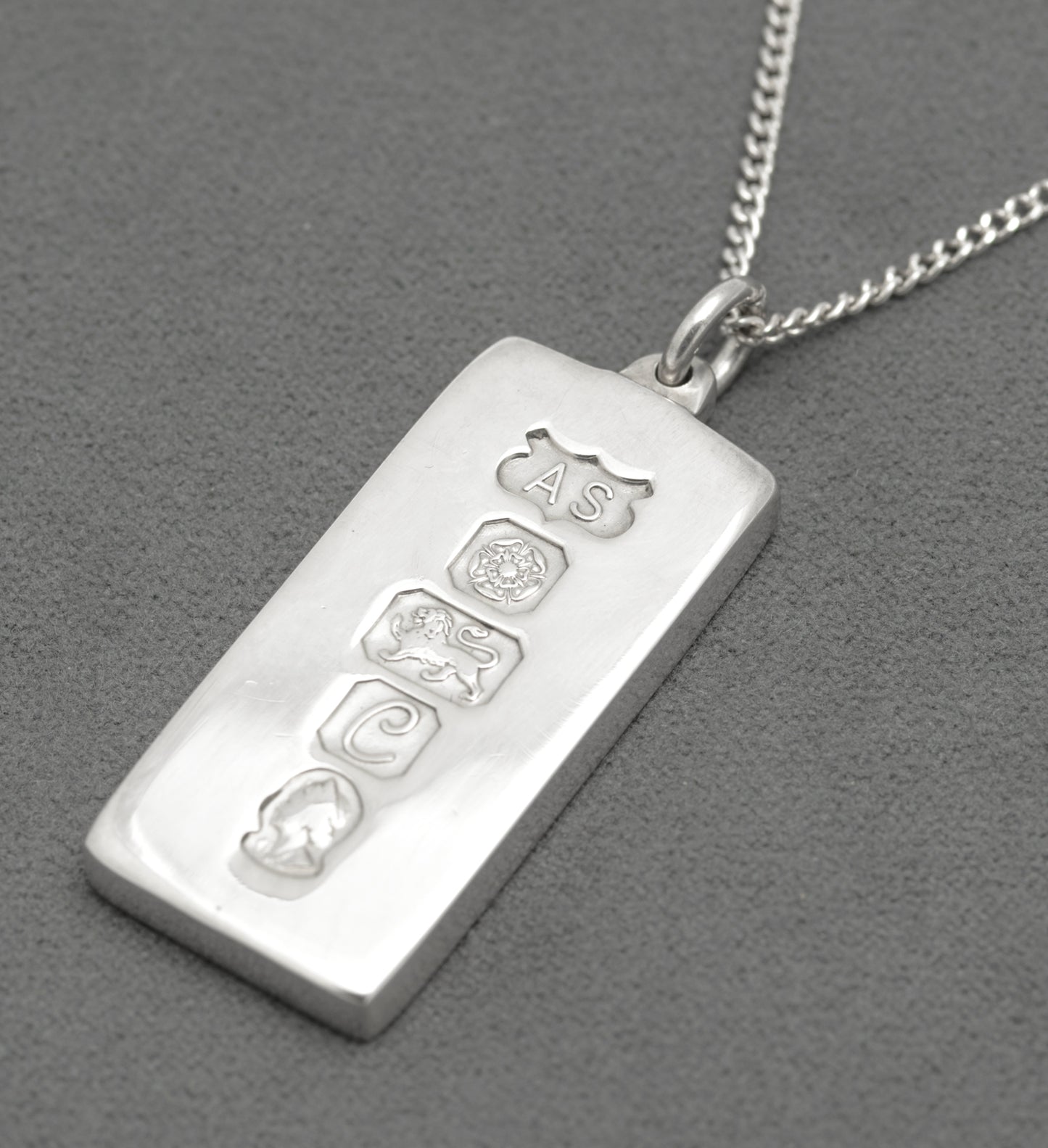 Vintage Sterling Silver Ingot Pendant Necklace Queen Elizabeth II Silver Jubilee (B2644)
