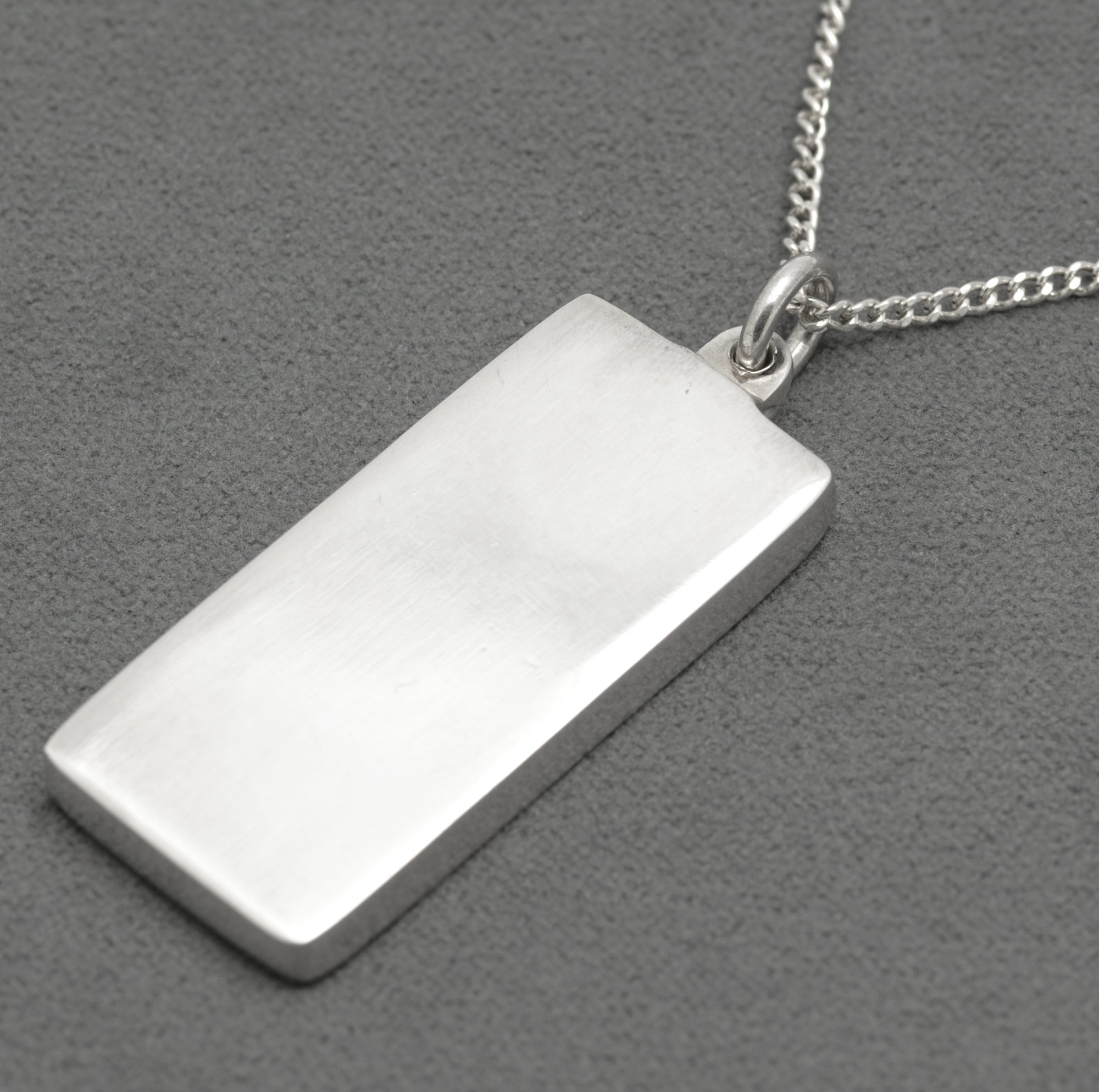 Vintage Sterling Silver Ingot Pendant Necklace Queen Elizabeth II Silver Jubilee (B2644)