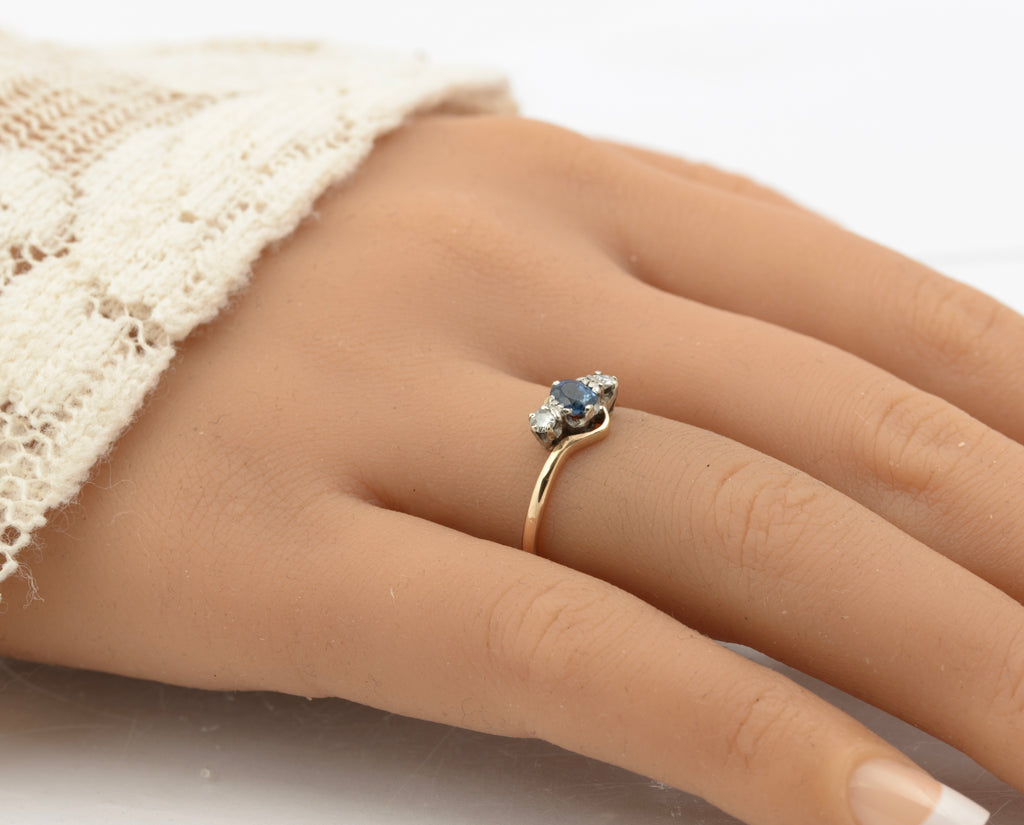 Vintage 18ct Gold & Natural Sapphire & Diamond Bypass Ring UK Size M (B2662)