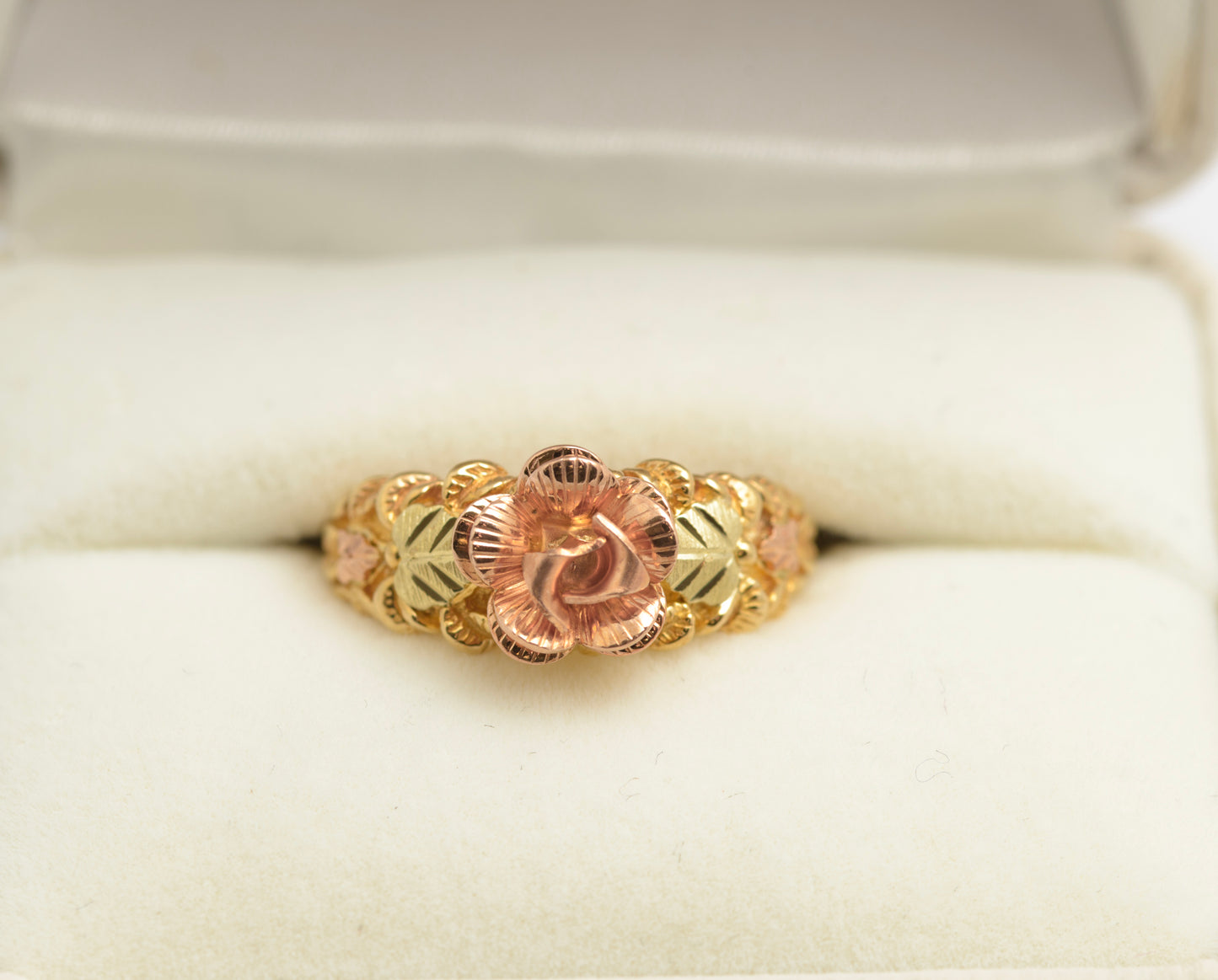 Black Hills 10K Tri Coloured Gold Ring Flower & Leaves Original Box/Certificate (C2675)