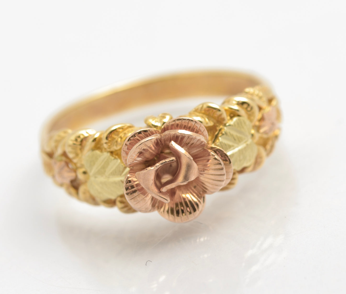 Black Hills 10K Tri Coloured Gold Ring Flower & Leaves Original Box/Certificate (C2675)