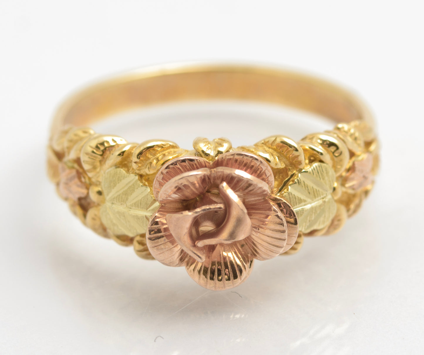 Black Hills 10K Tri Coloured Gold Ring Flower & Leaves Original Box/Certificate (C2675)