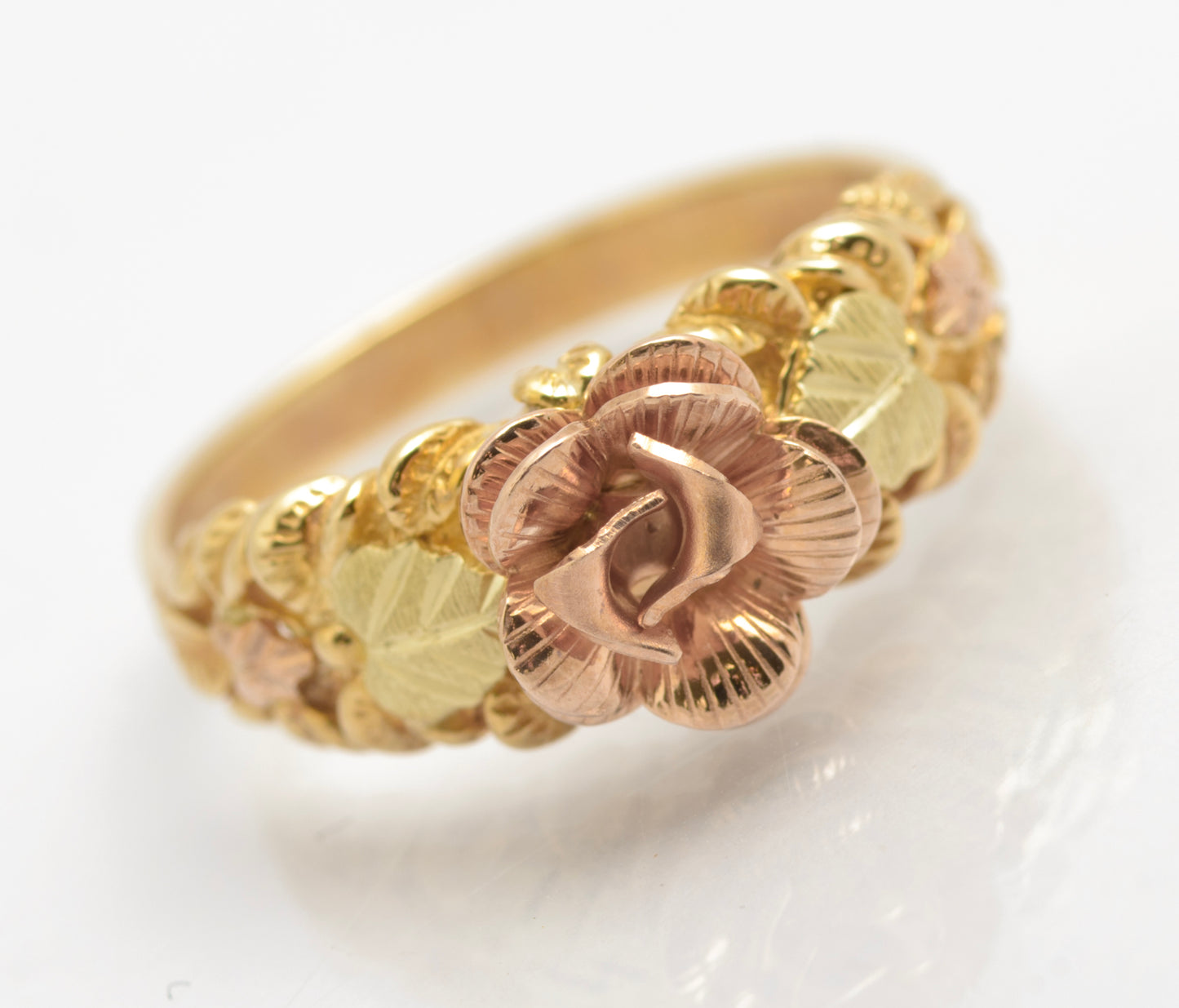 Black Hills 10K Tri Coloured Gold Ring Flower & Leaves Original Box/Certificate (C2675)