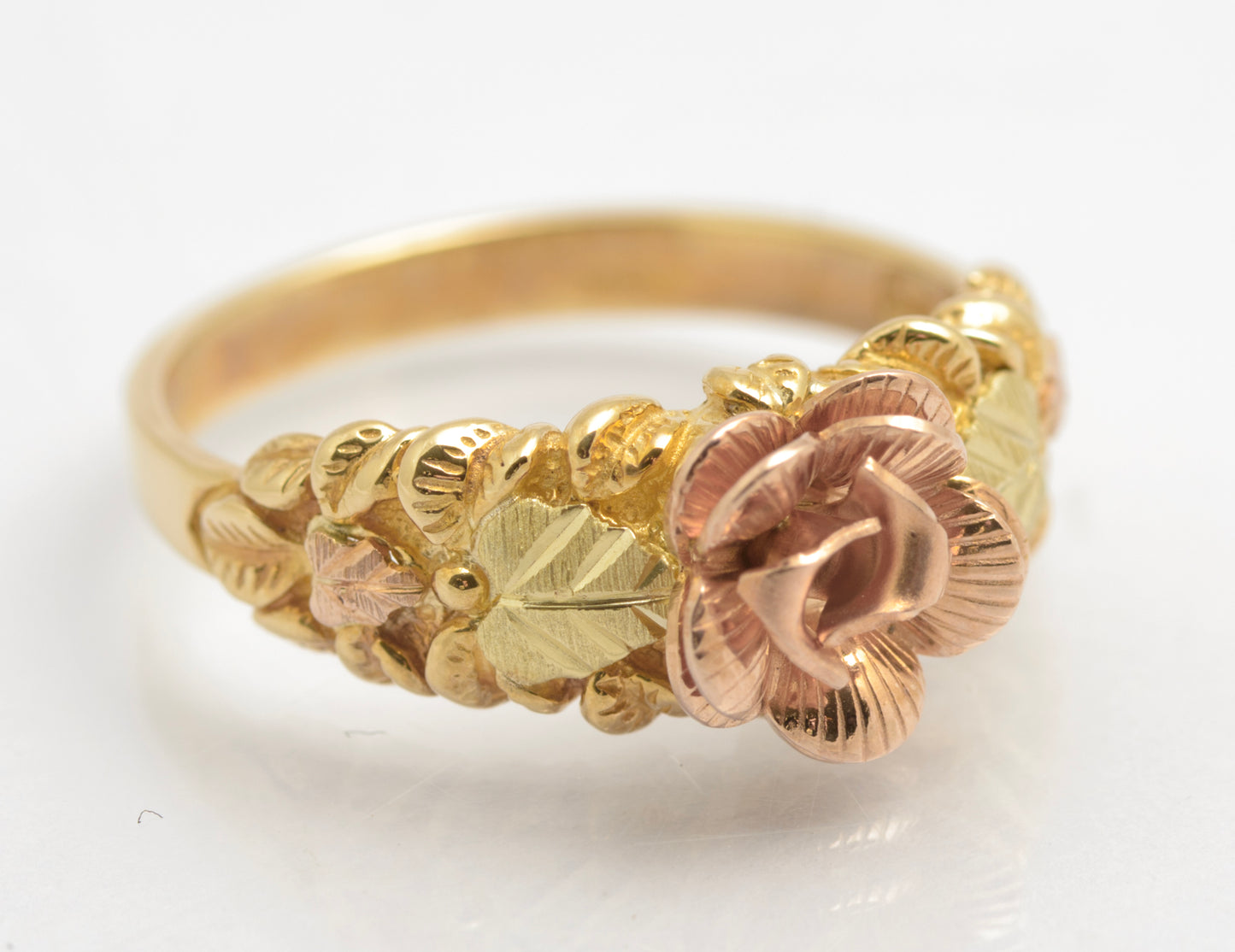 Black Hills 10K Tri Coloured Gold Ring Flower & Leaves Original Box/Certificate (C2675)