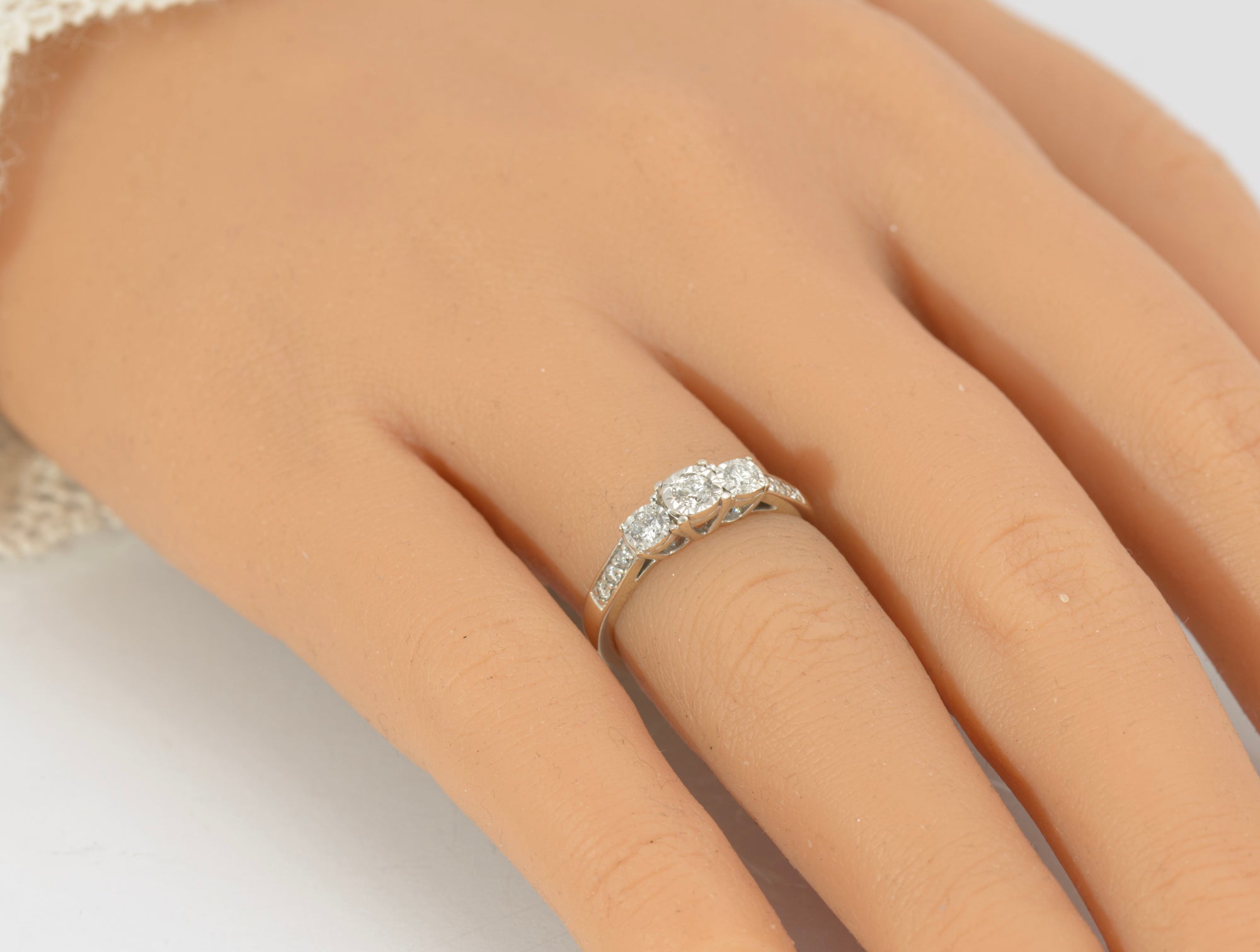 Vintage 9ct Gold & 0.33TCW Natural Diamond Engagement Ring Hallmarked Size K (C2679)