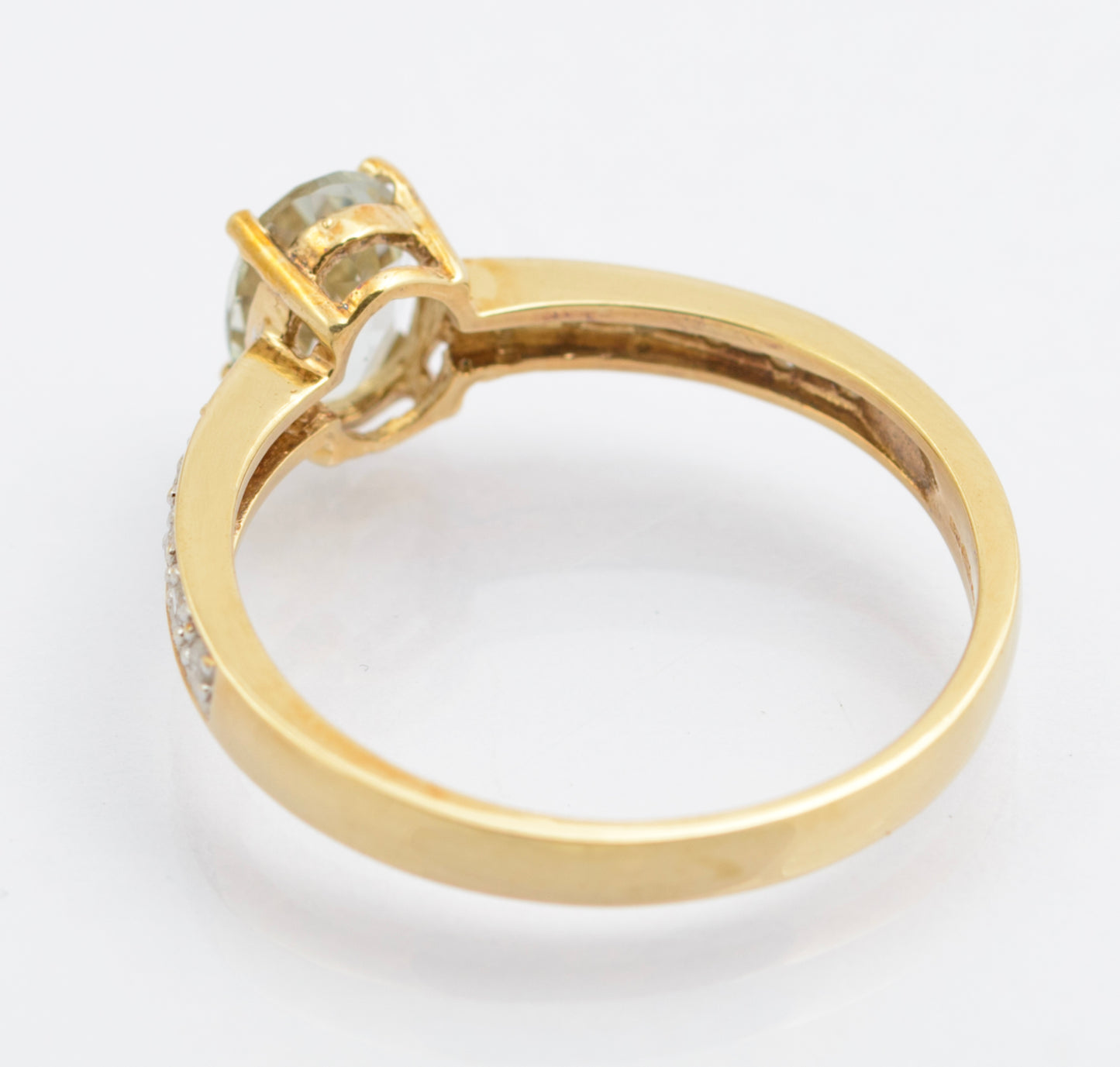 Vintage 9ct Gold & Aquamarine Gemstone Ring With Diamond Shoulders Size O (C2694)