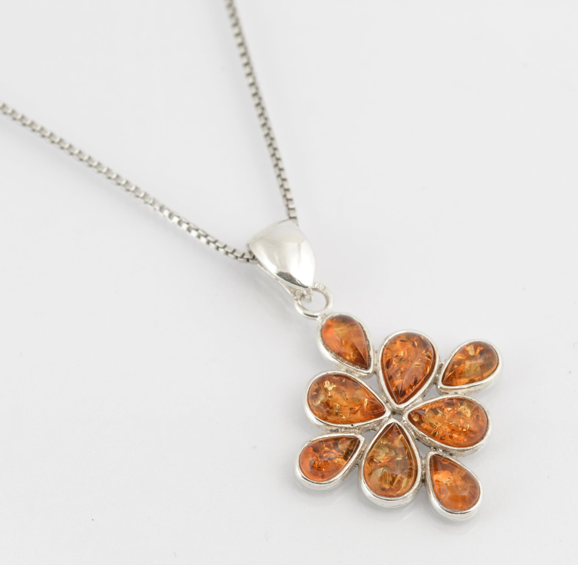 Vintage Sterling Silver & Natural Amber Pendant Necklace On Box Chain (C2702)
